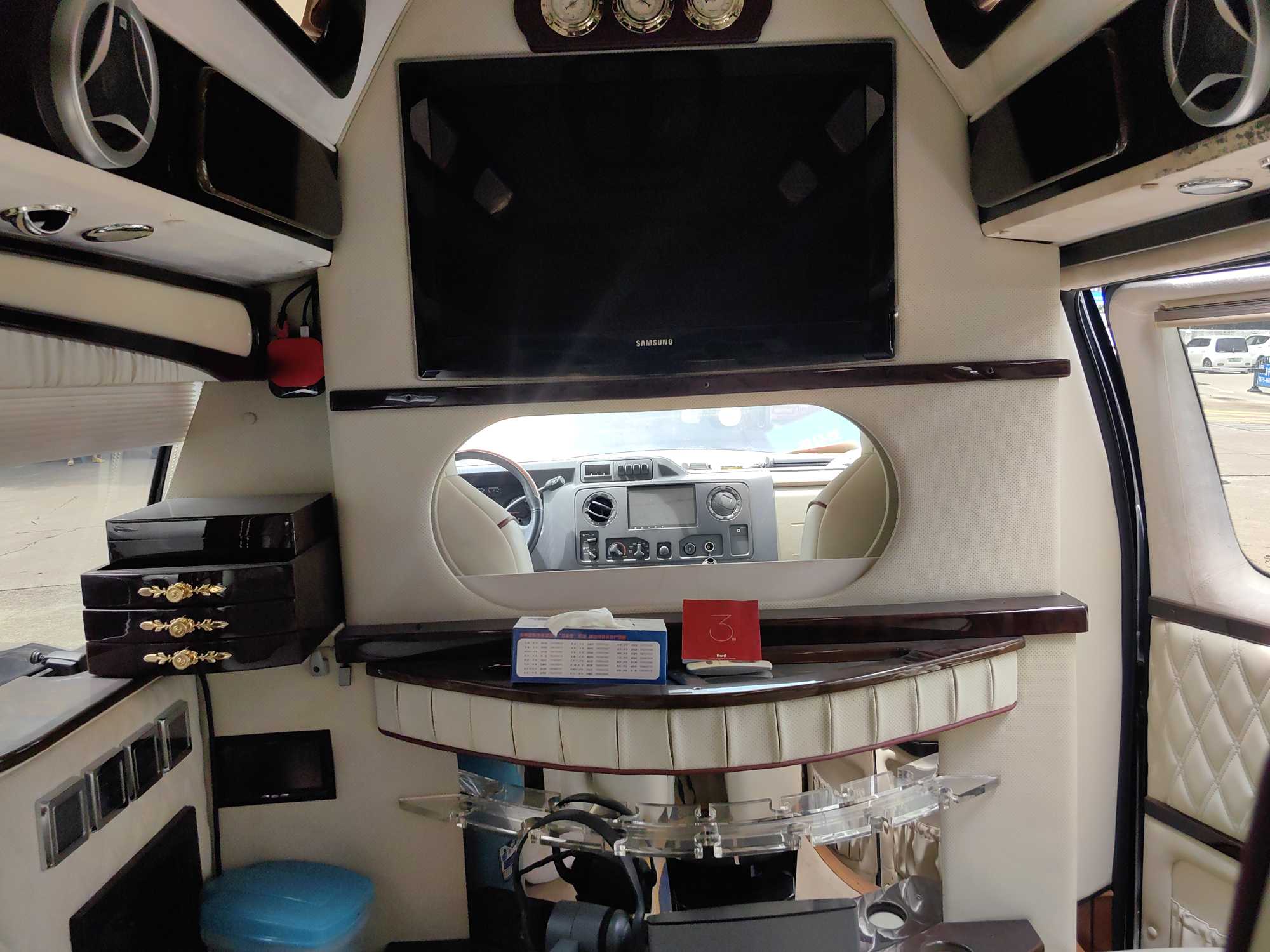 Ford E350 2009 #11 Ford E350 2009 car image #11