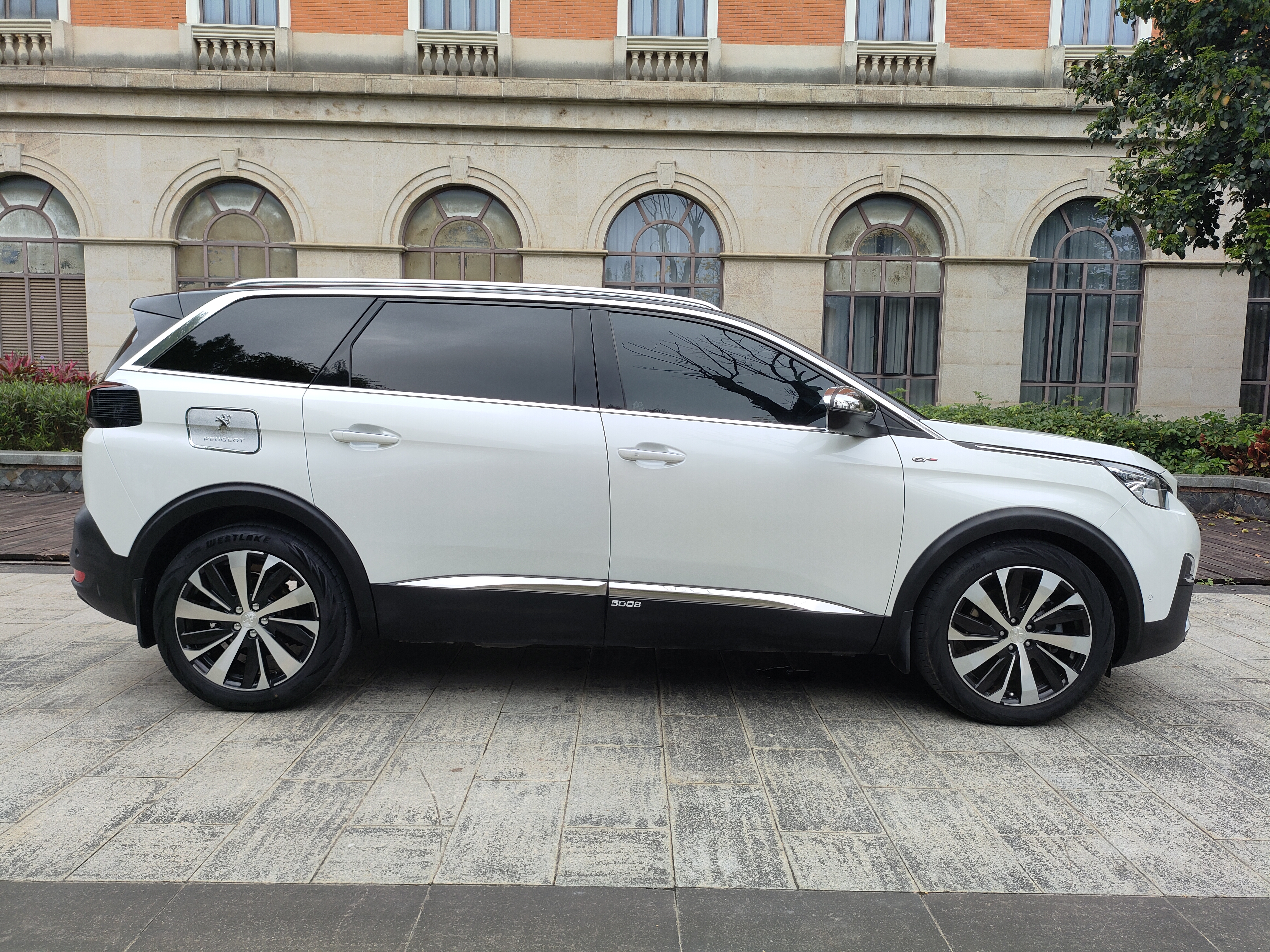 Peugeot 5008 2017 car image #11