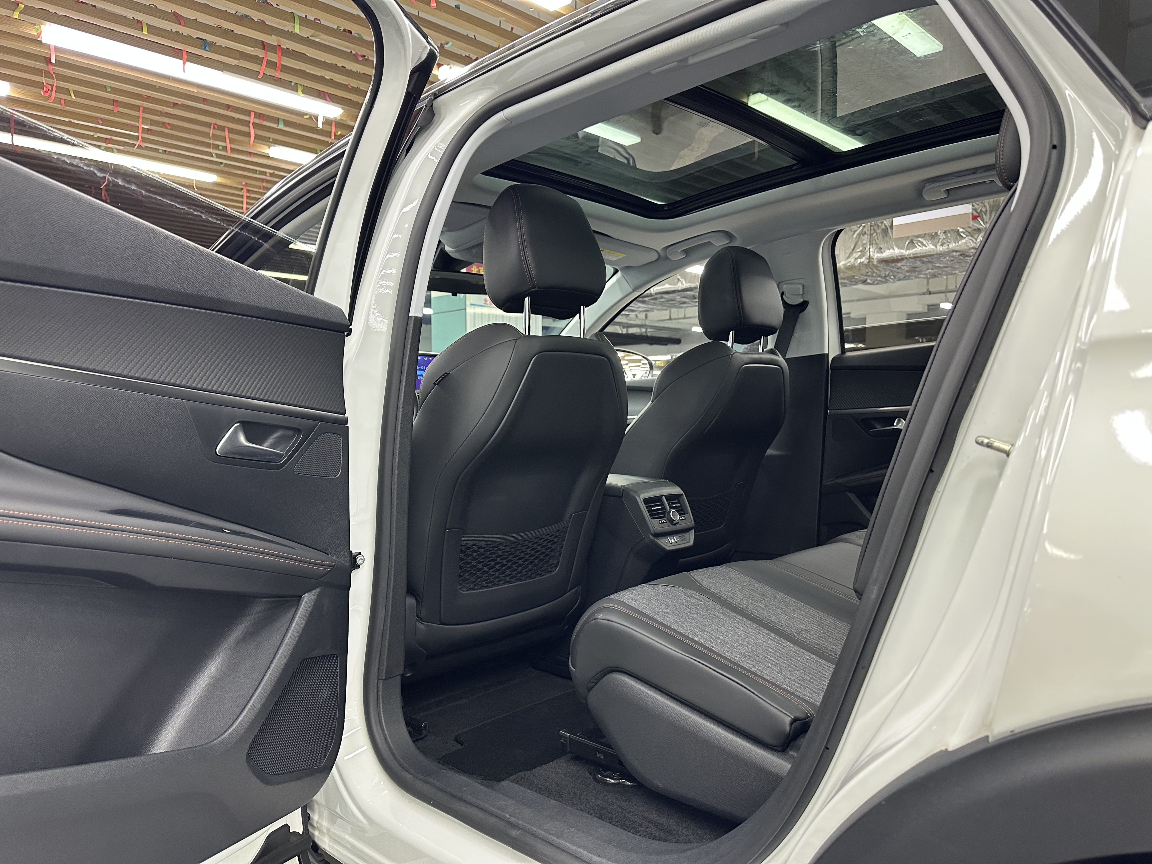 Peugeot 5008 2019 car image #11
