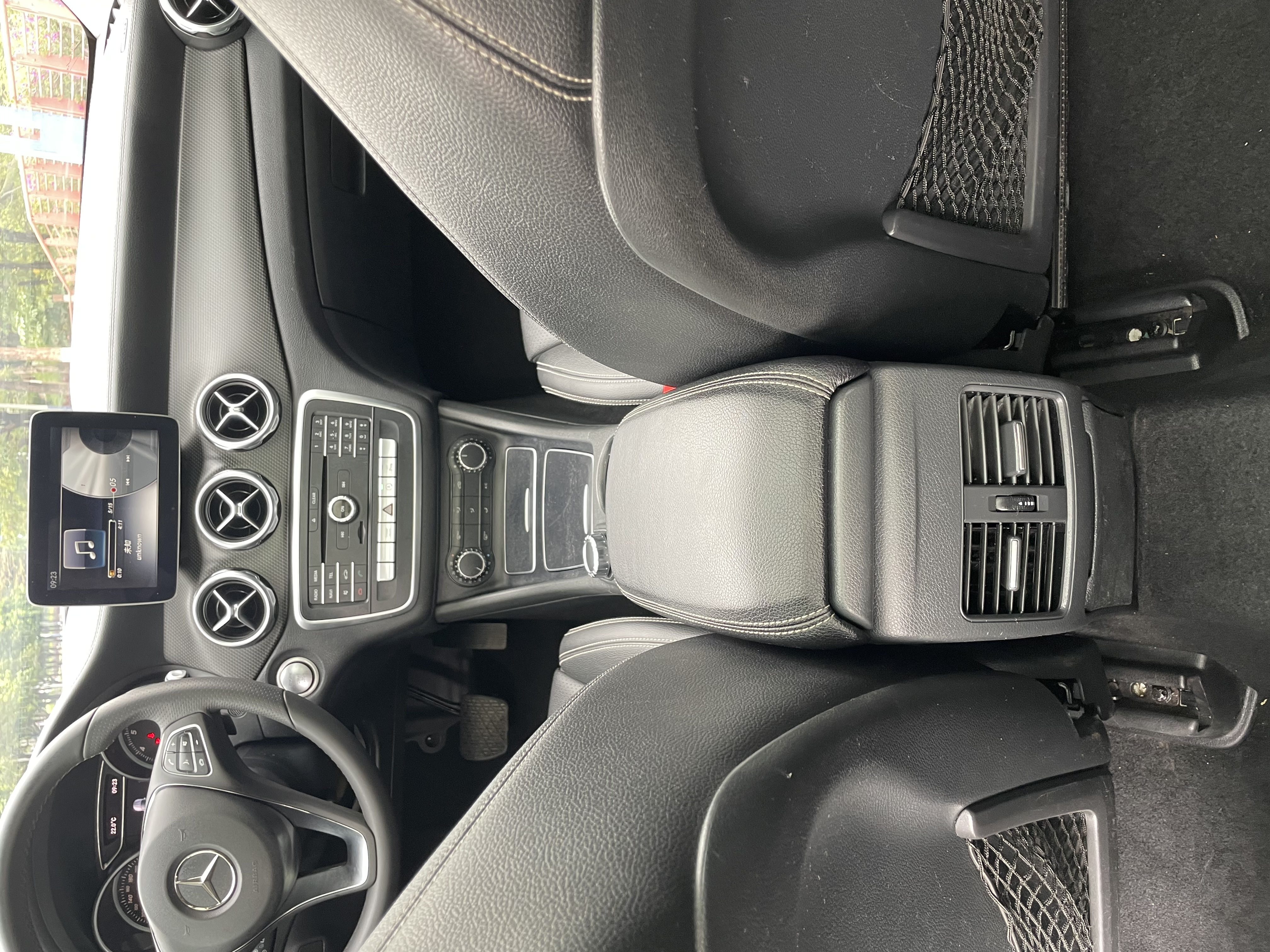 Mercedes-Benz GLA Class 2017 car image #11