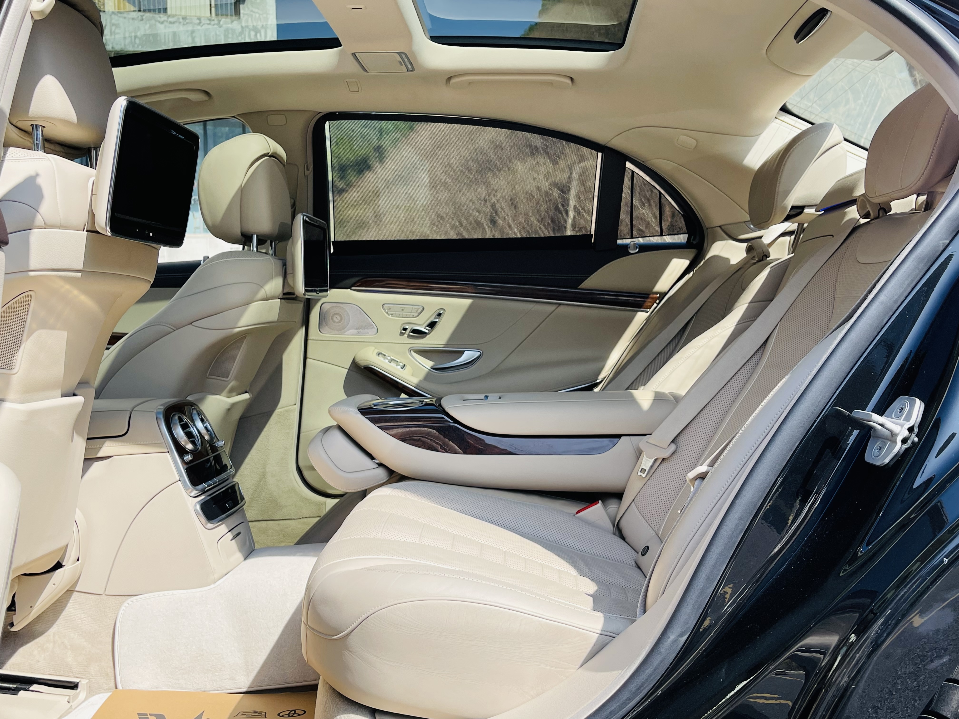 Mercedes-Benz S Class 2014 car image #11