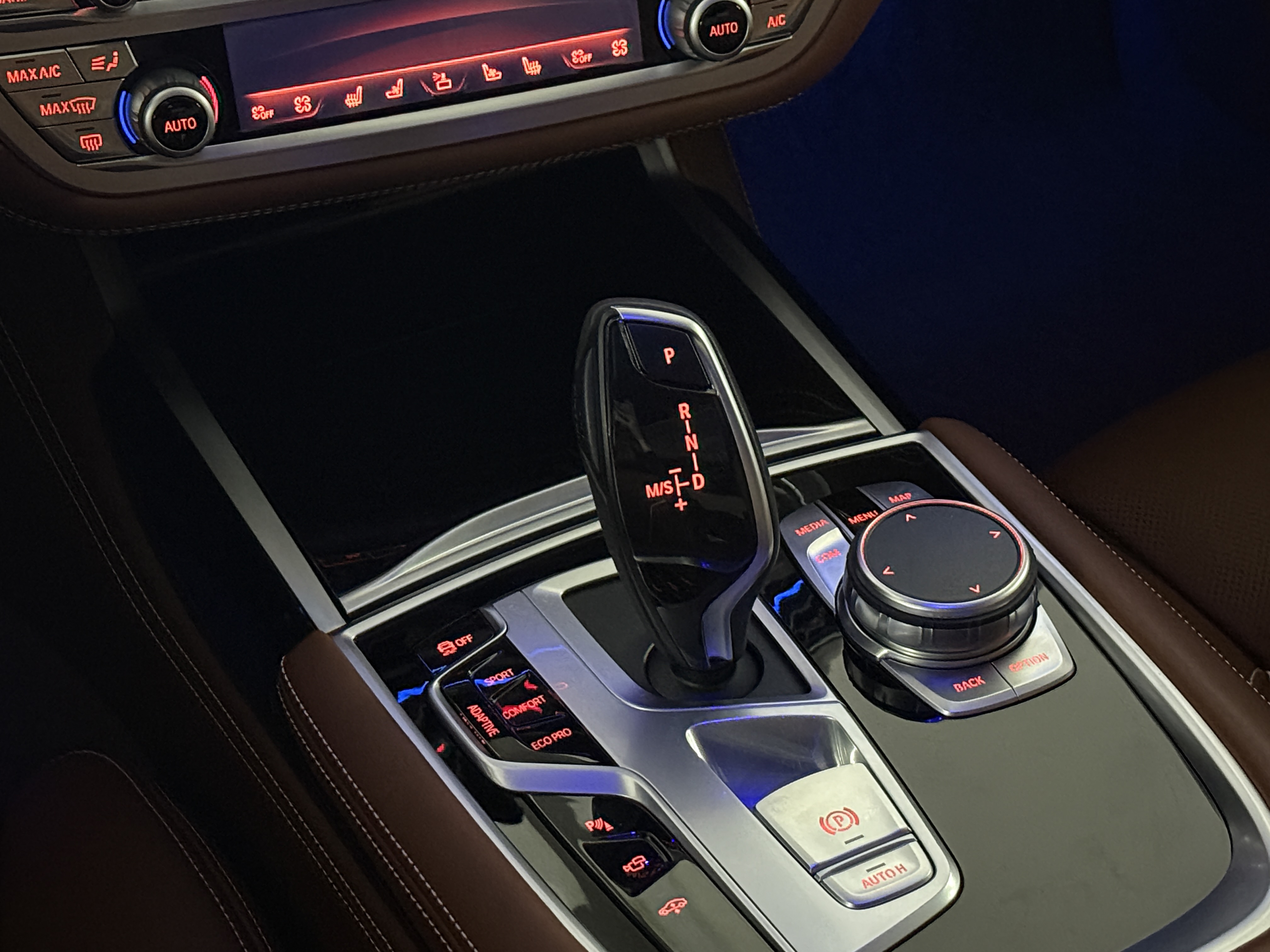 BMW 7 Series 2019 #11 BMW 7 Series 2019 car image #11