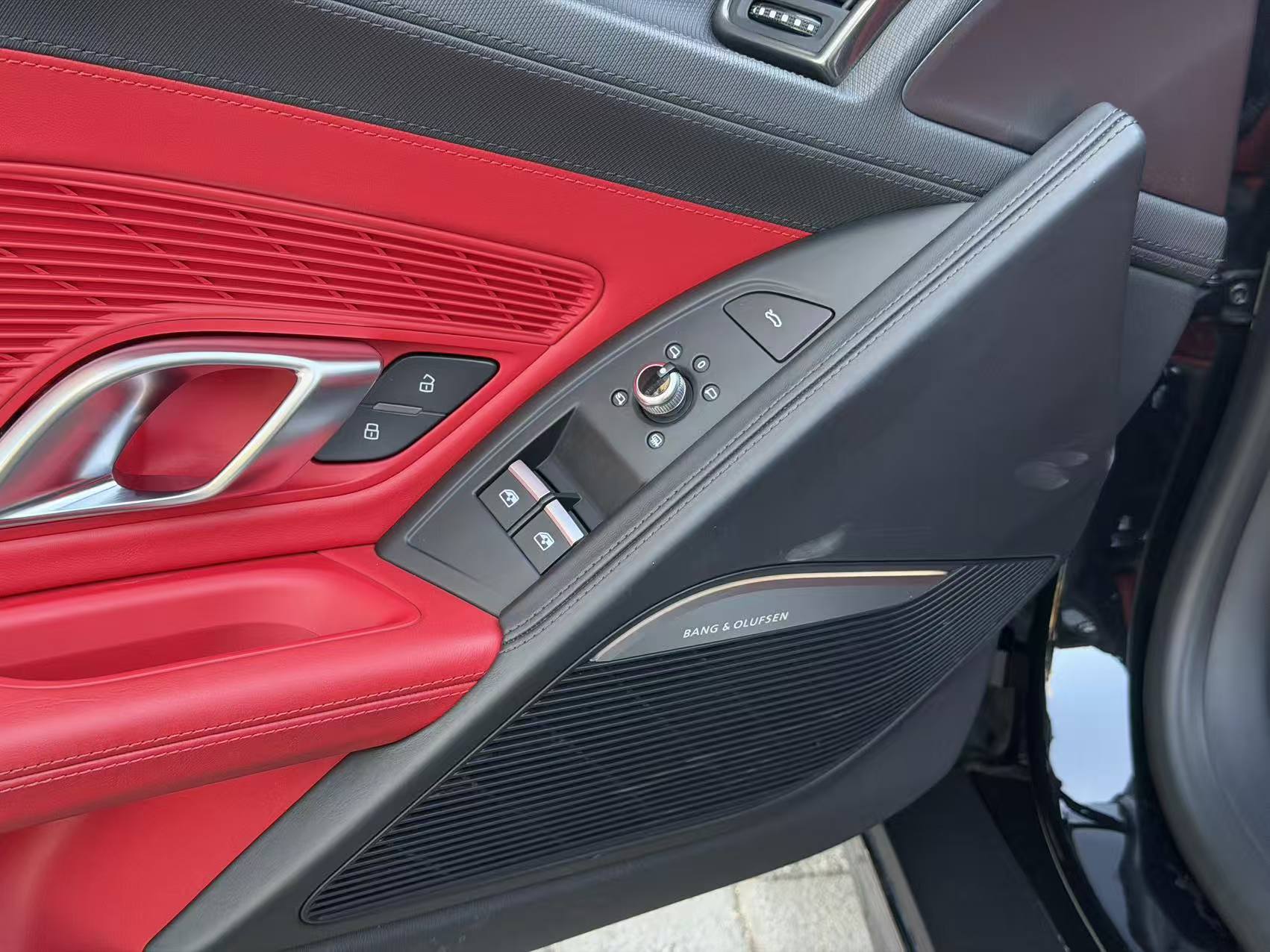 Audi R8 2018 car image #11