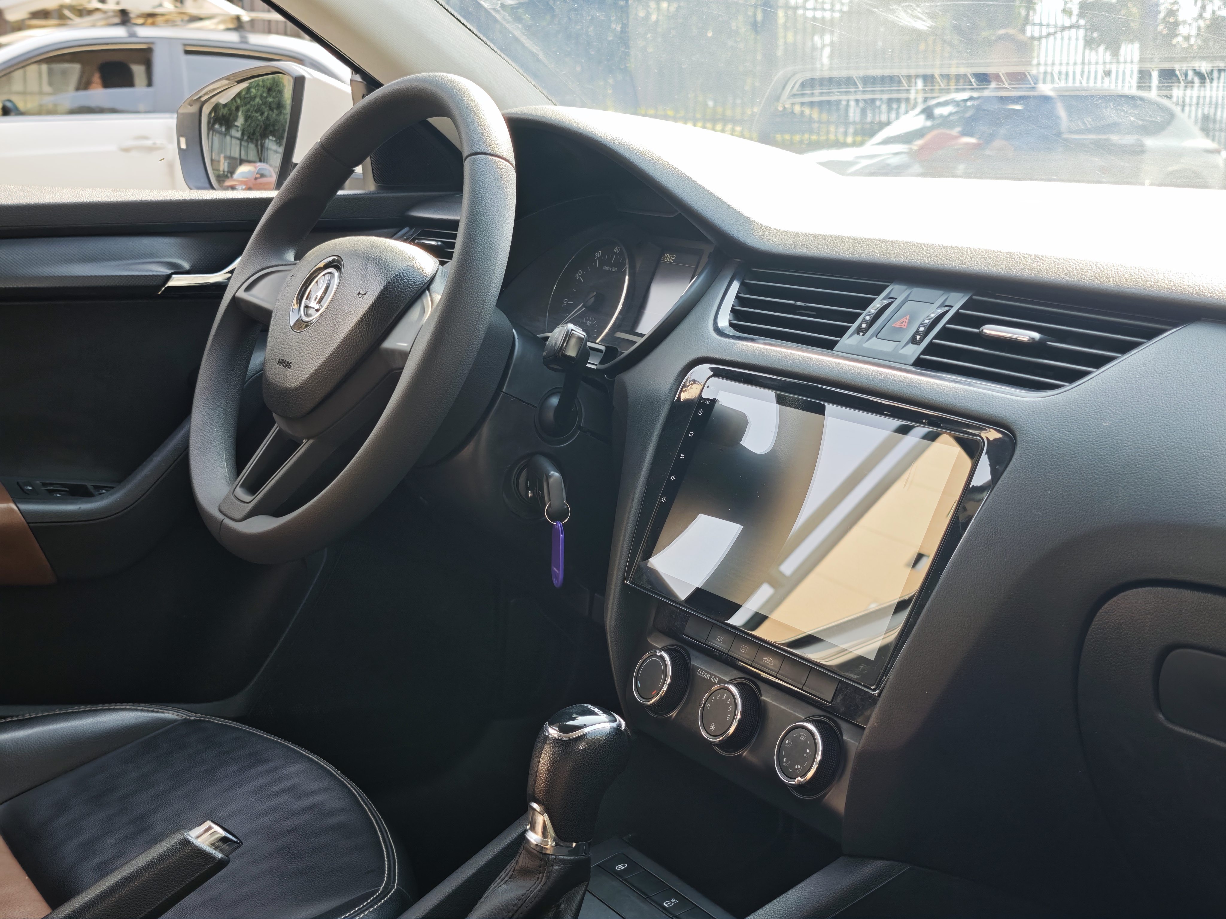 Skoda Octavia 2018 car image #11