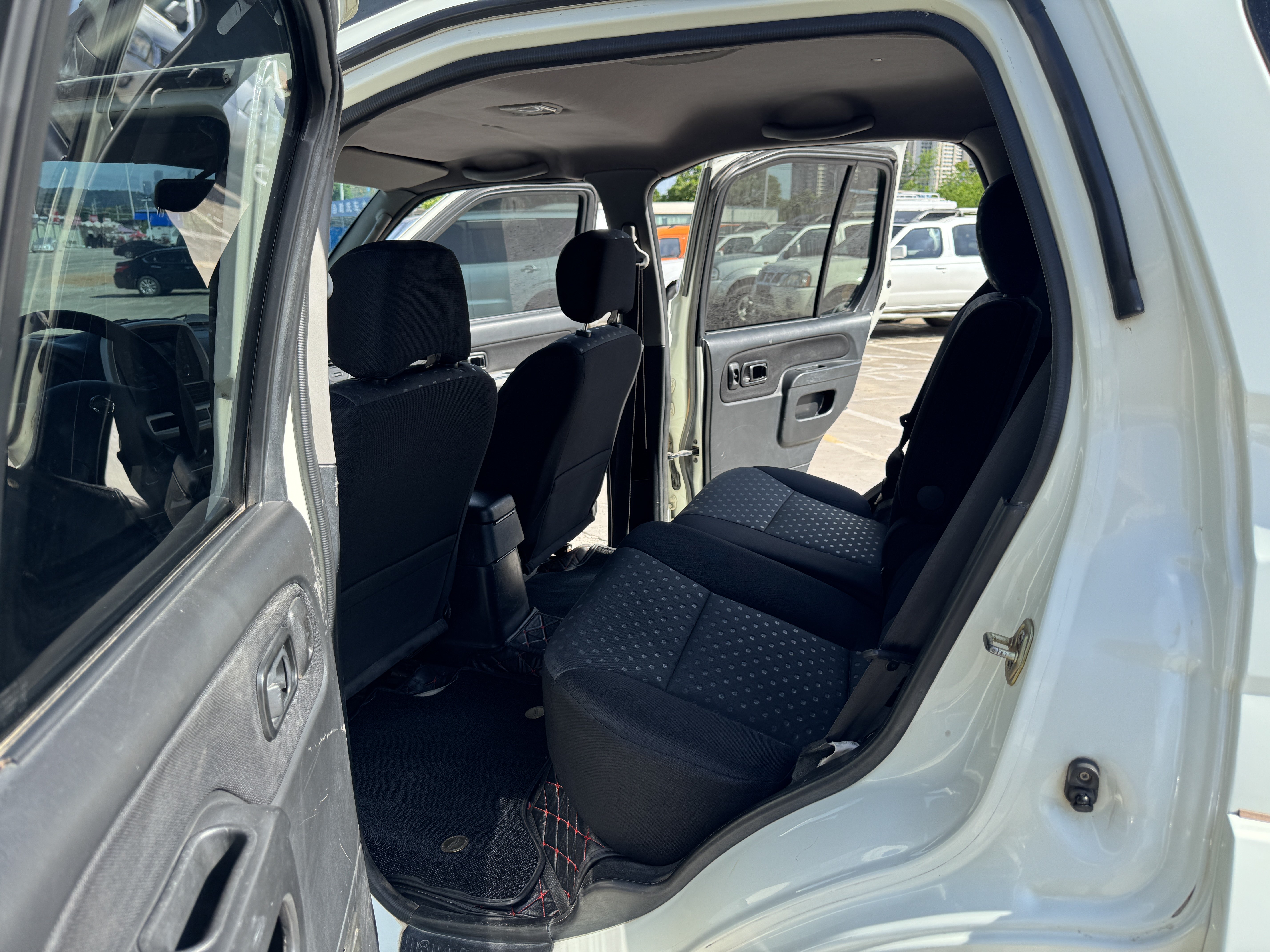 日产 日产帕拉丁 2011 汽车图片 #11