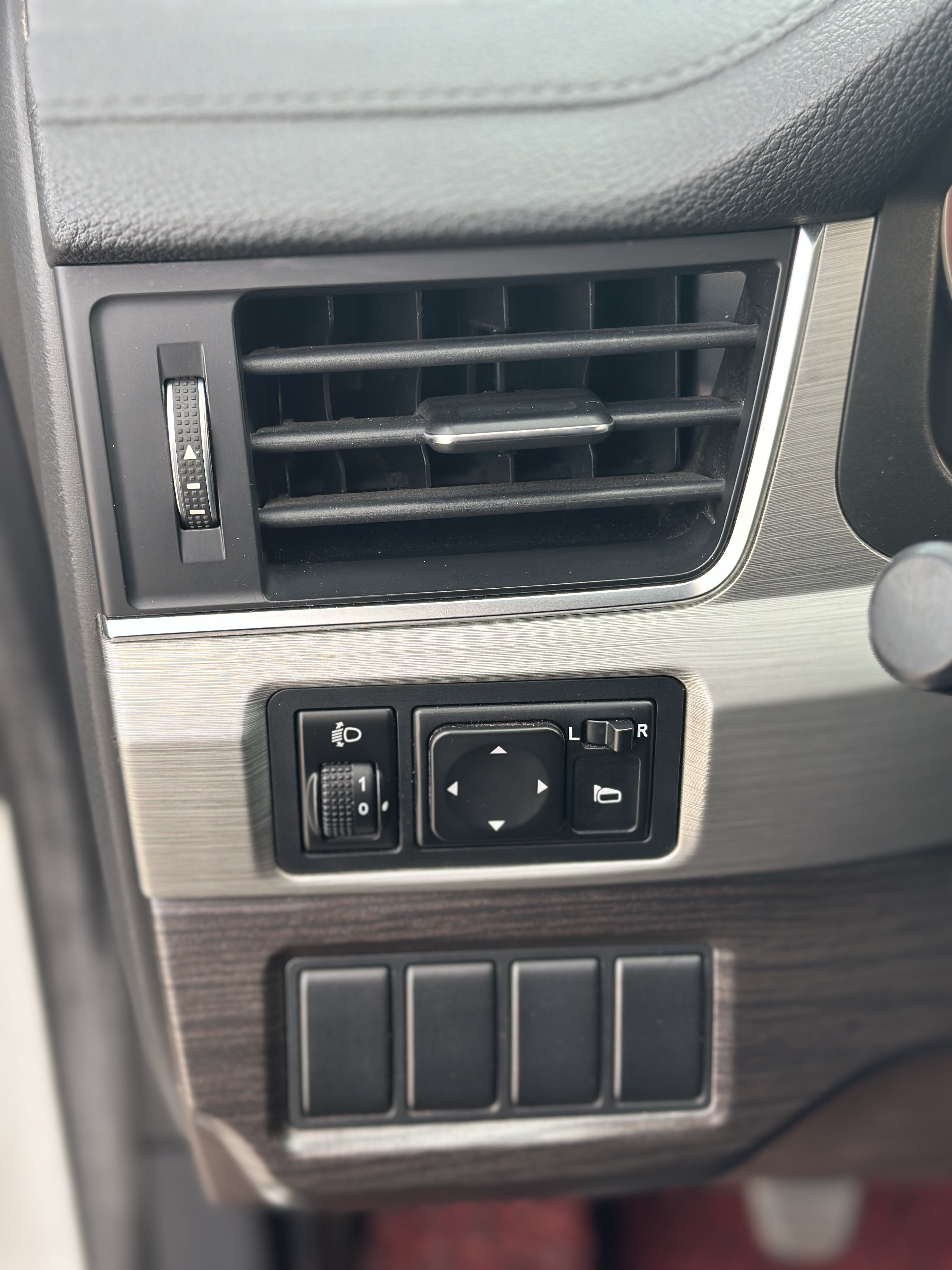 Forthing SX6 2019 car image #11