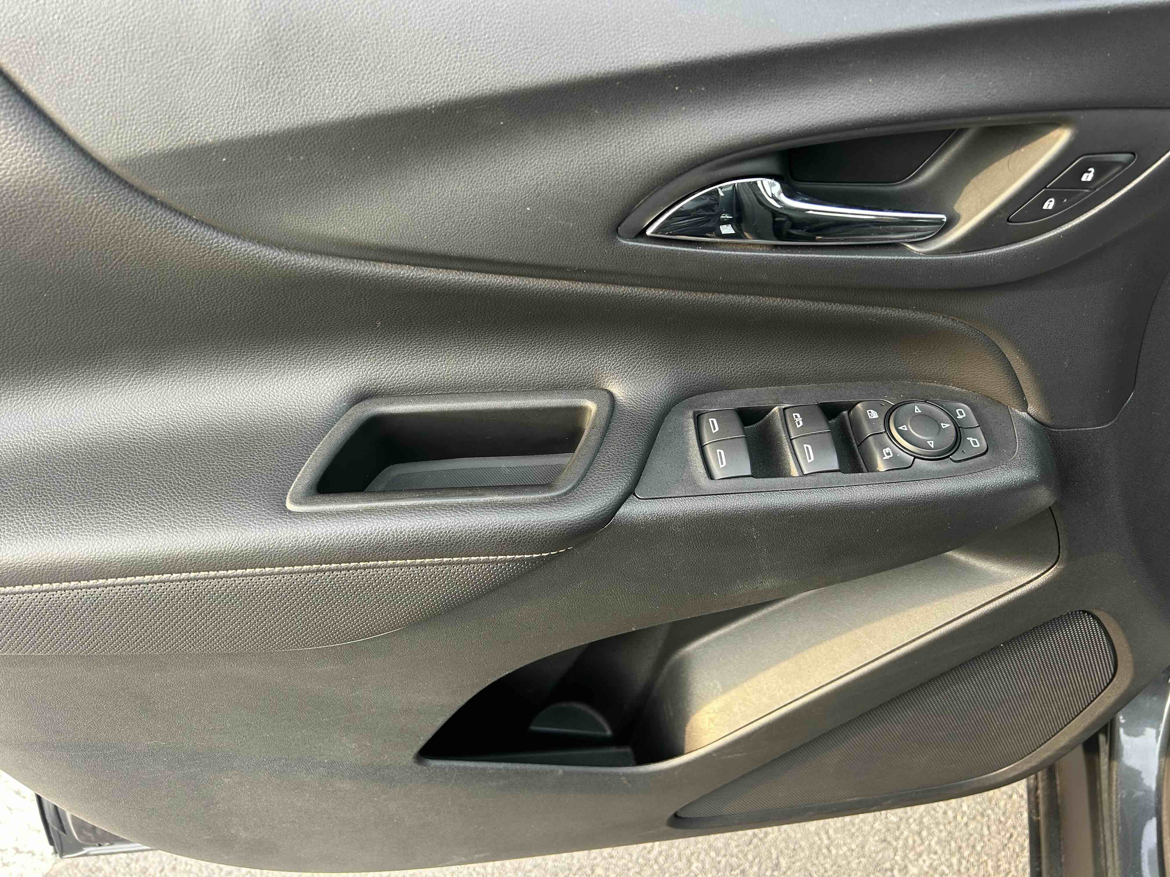 Chevrolet Equinox 2018 car image #11