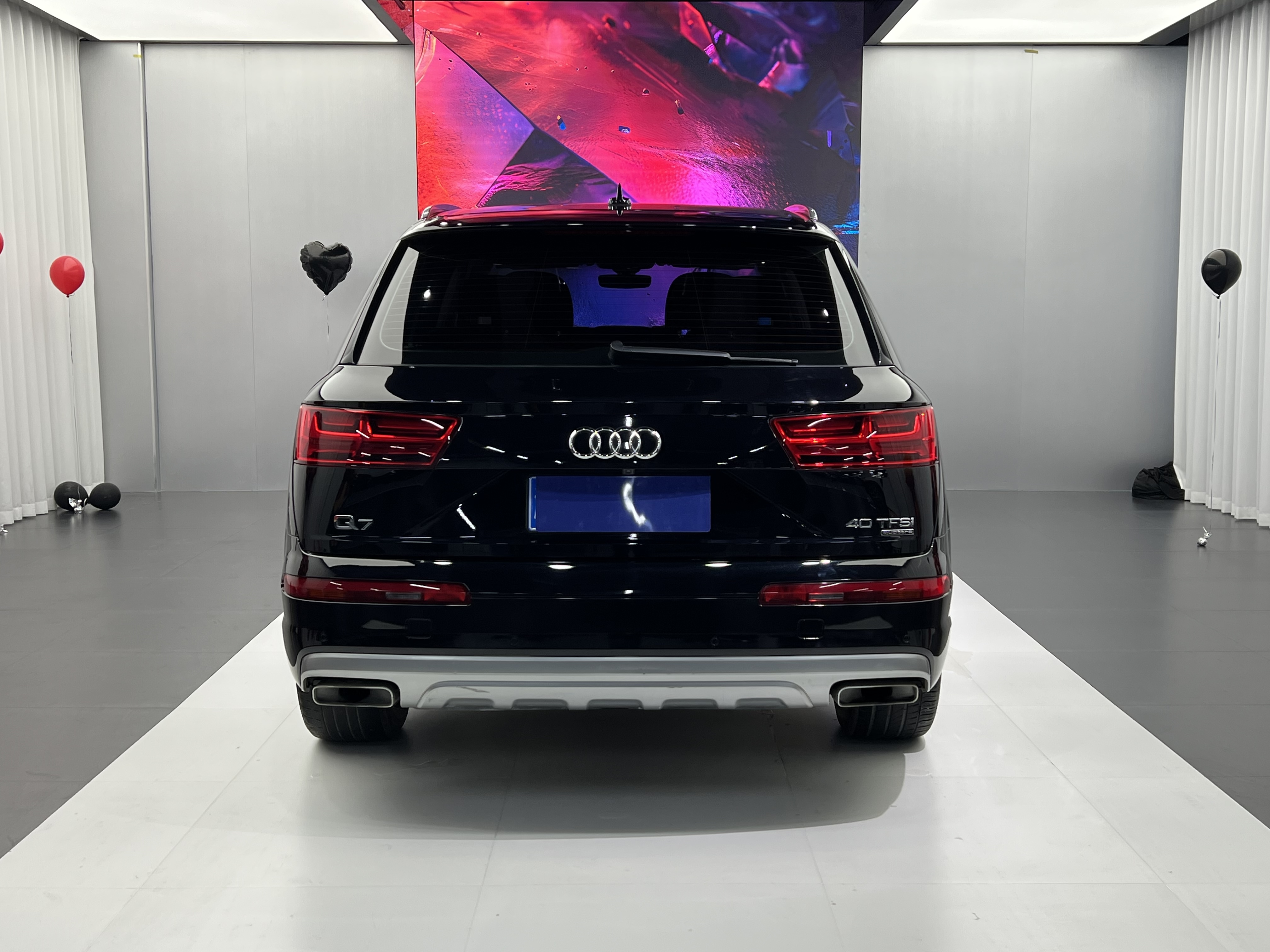 Audi Q7 2018 car image #11