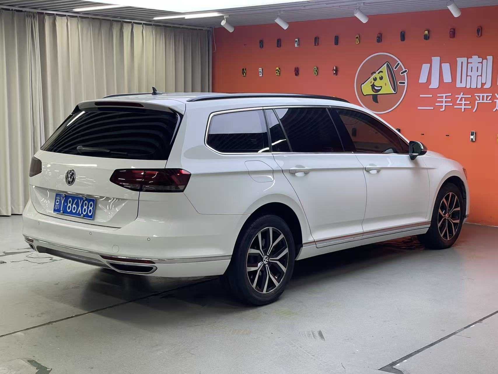 Volkswagen Passat Variant 2020 immagine di auto #11