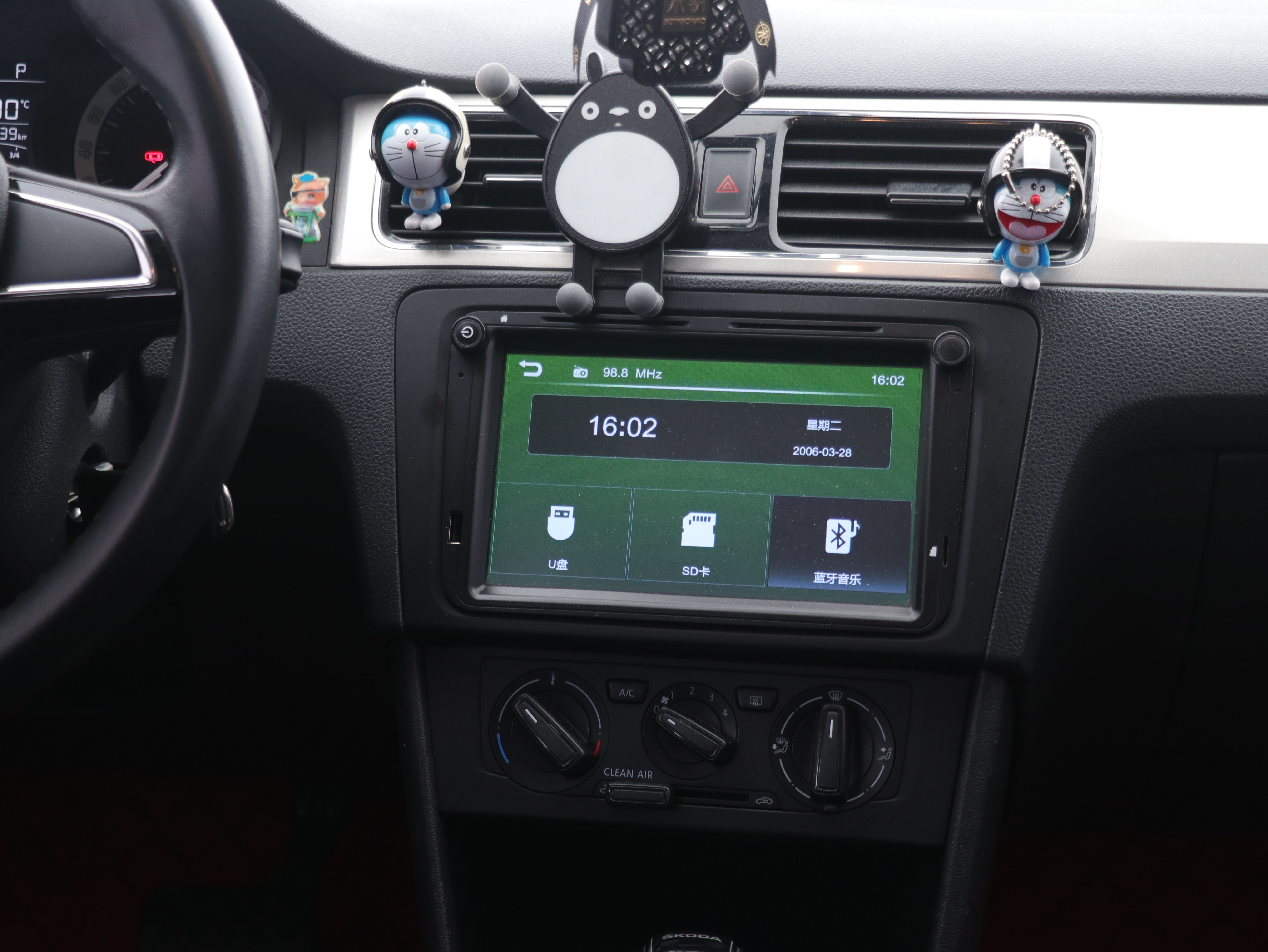 Skoda Rapid Spaceback 2018 immagine di auto #11