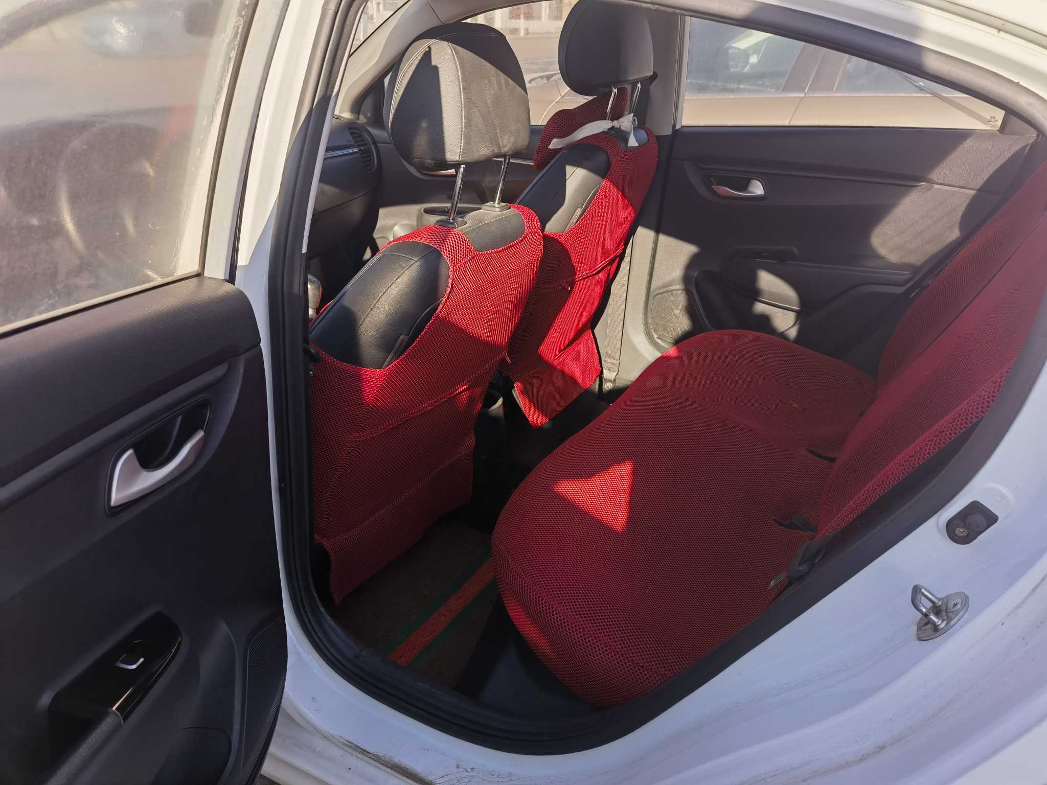 起亚 起亚K2 2018 汽车图片 #11