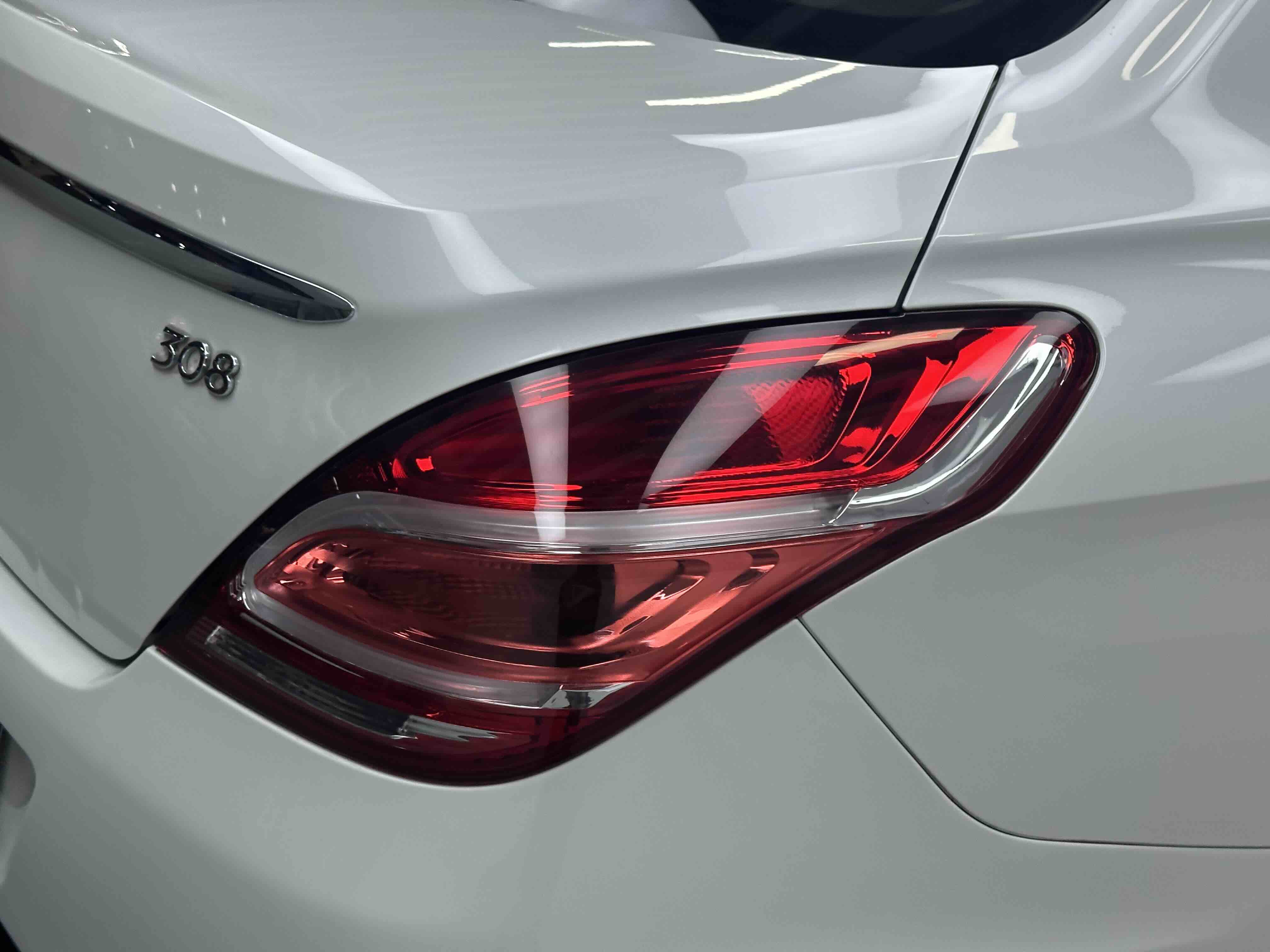 Peugeot 308 2015 #11 Peugeot 308 2015 car image #11