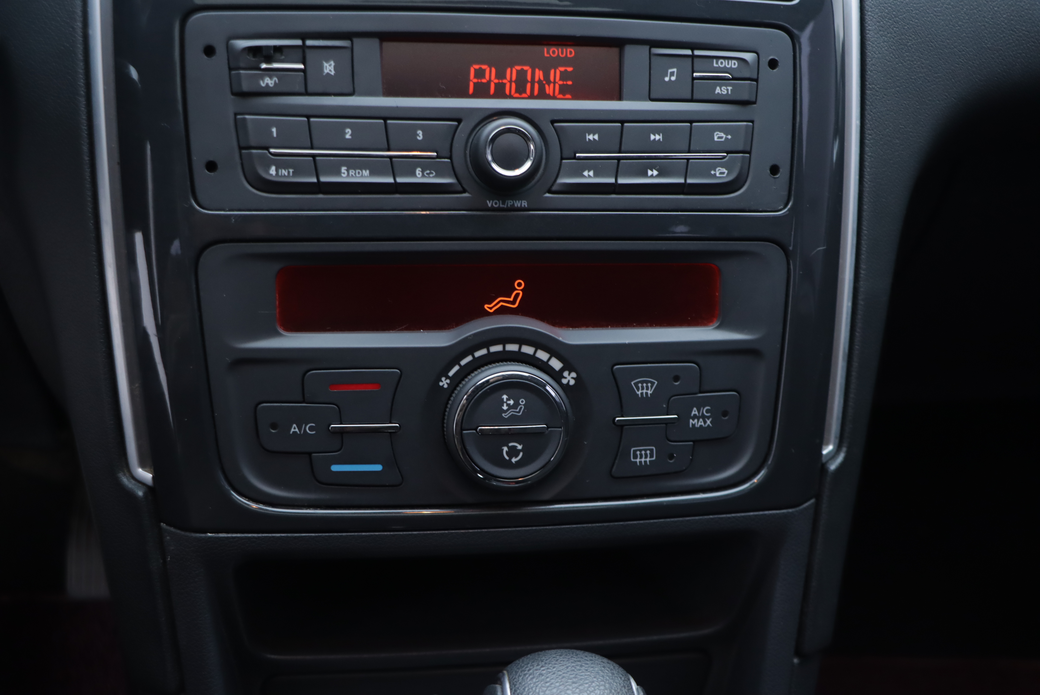 Peugeot 308 2015 car image #11