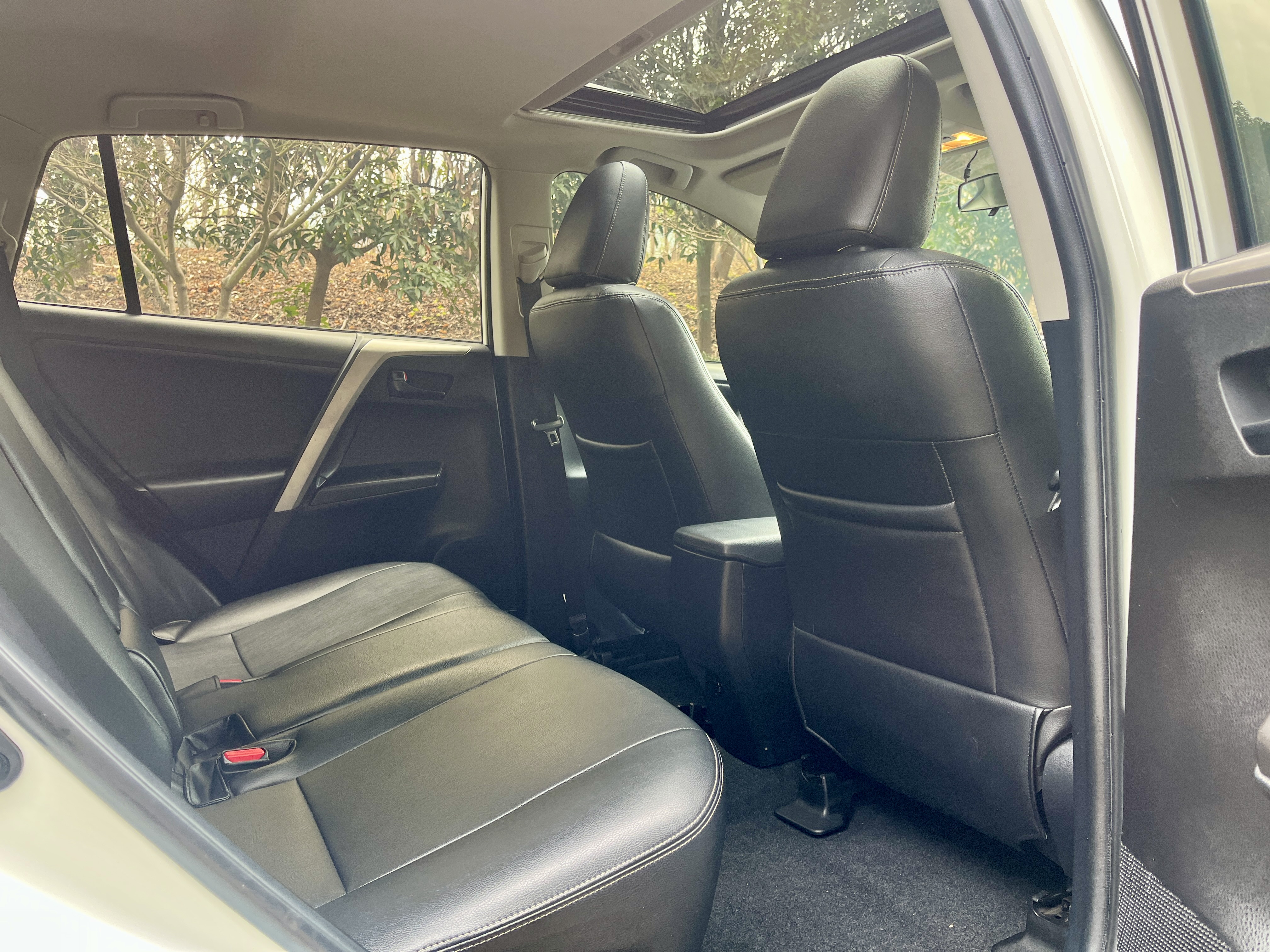 Toyota RAV4 2019 #11 Toyota RAV4 2019 car image #11