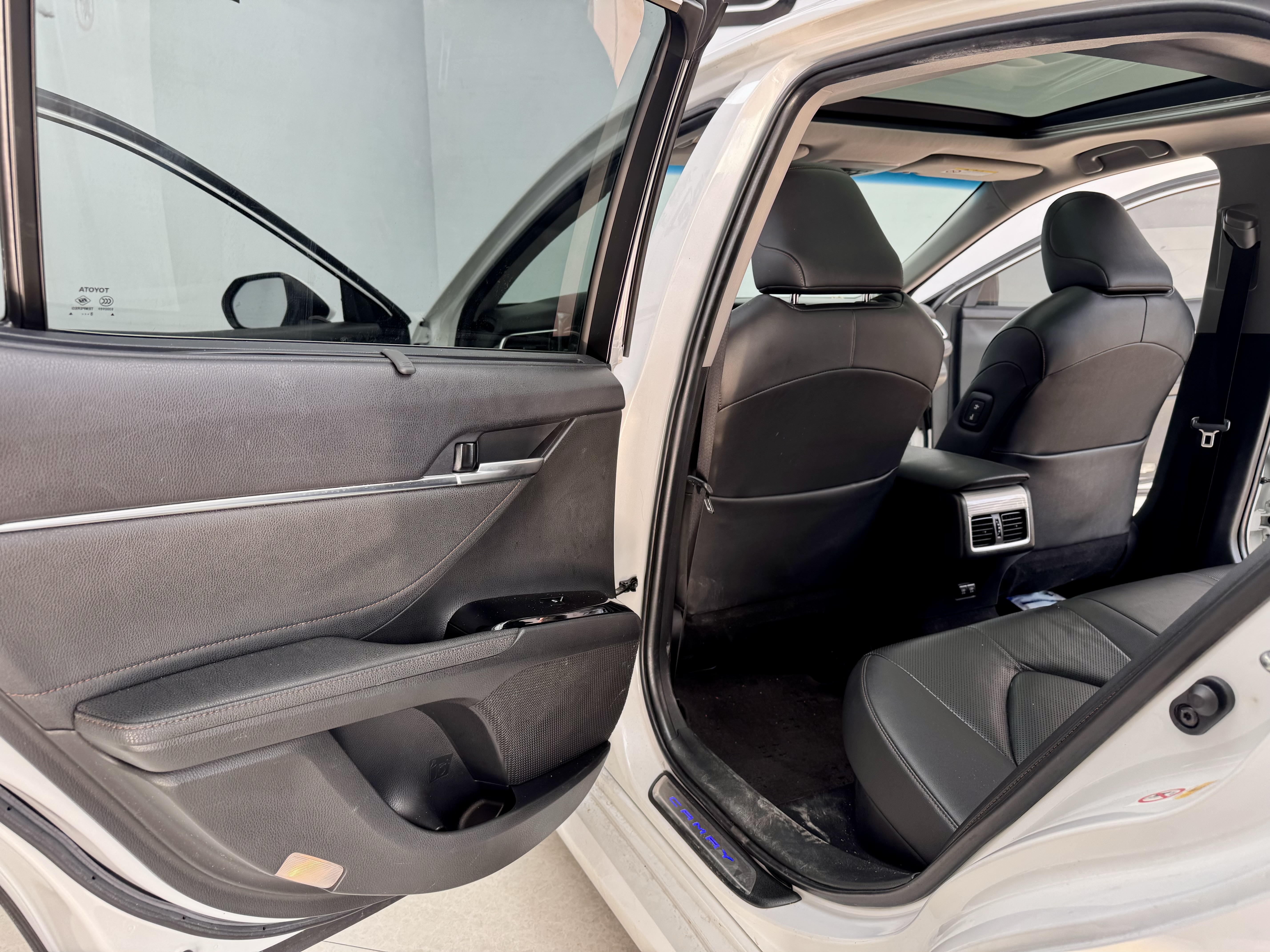 Toyota Camry 2018 car image #11