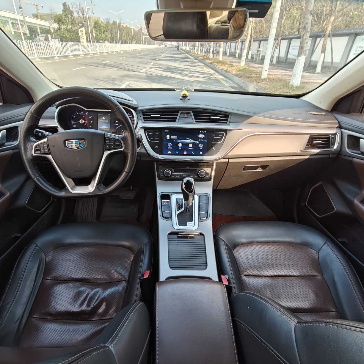Emgrand GL 2018 car image #11