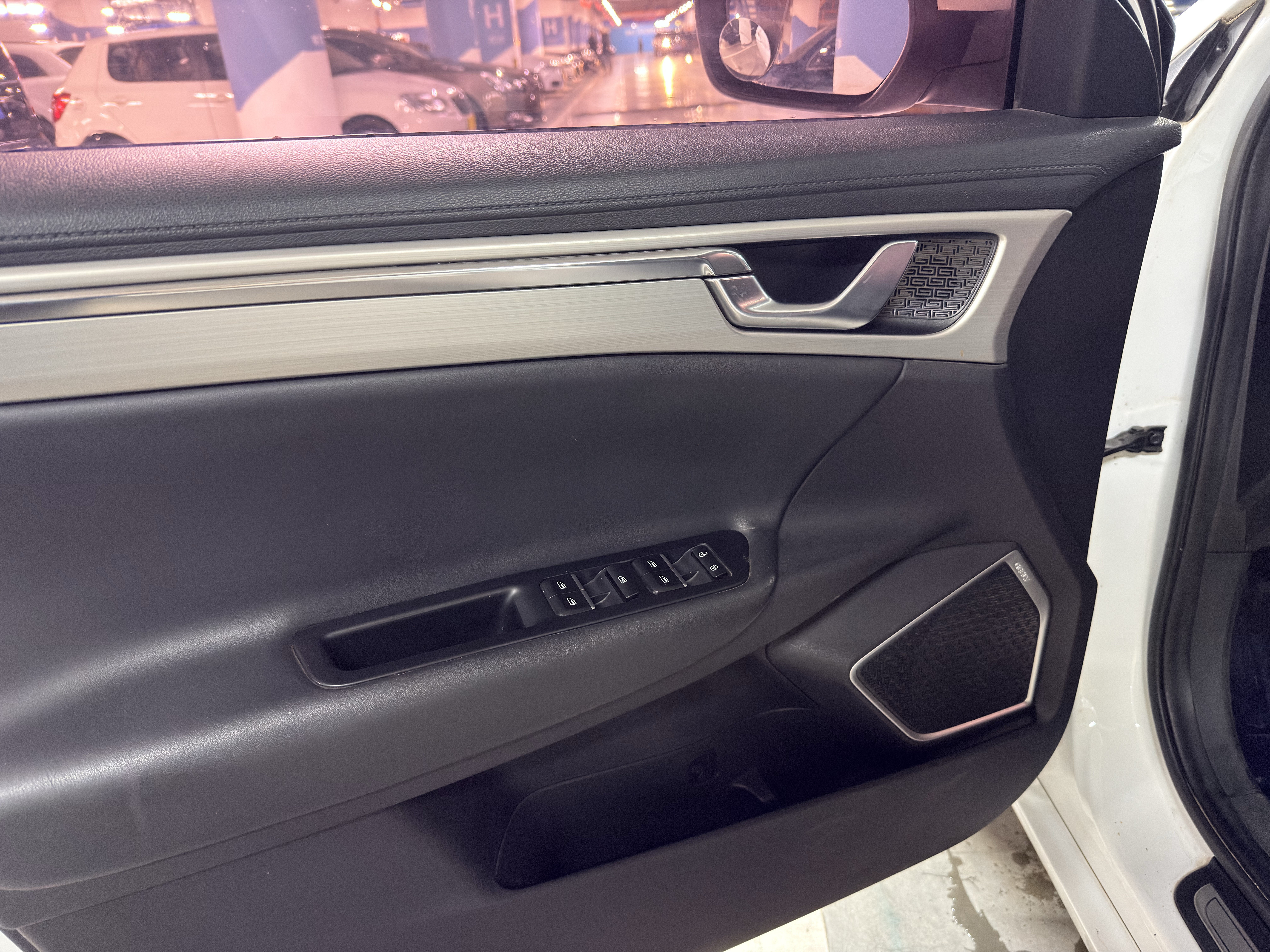 2017 #11 2017 car image #11
