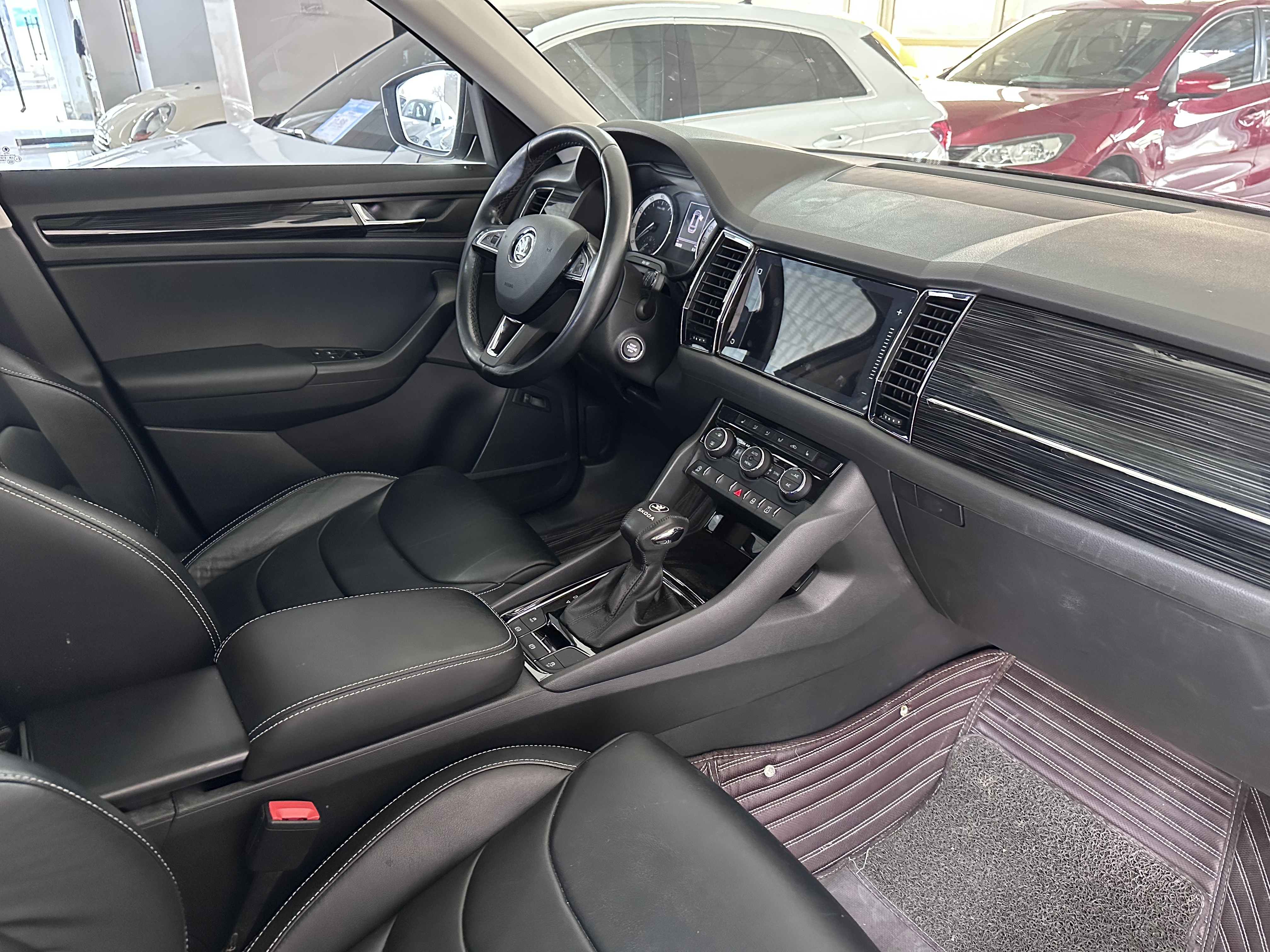 Skoda Kodiaq 2018 immagine di auto #11