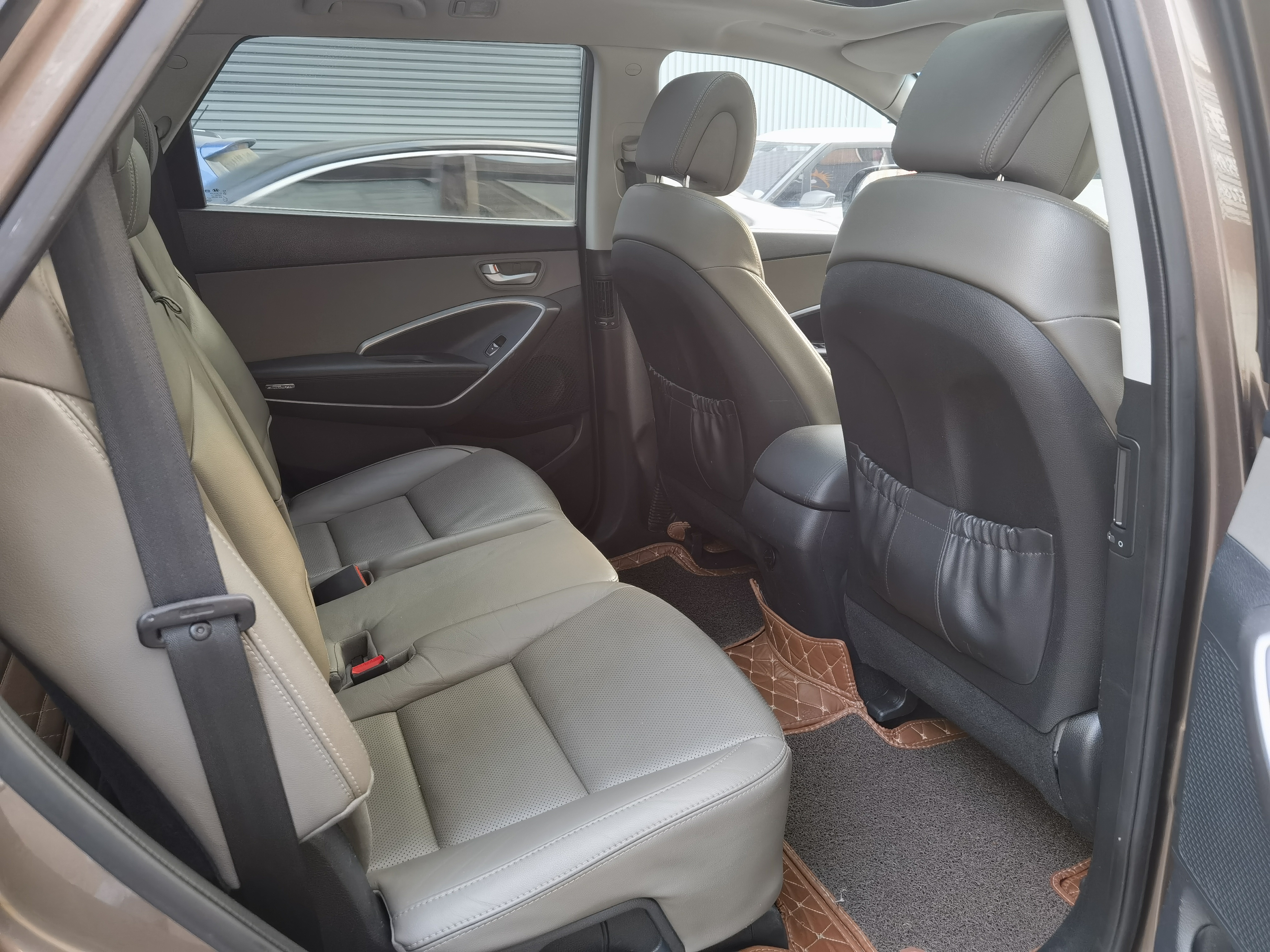 Hyundai Grand Santa Fe 2015 car image #11