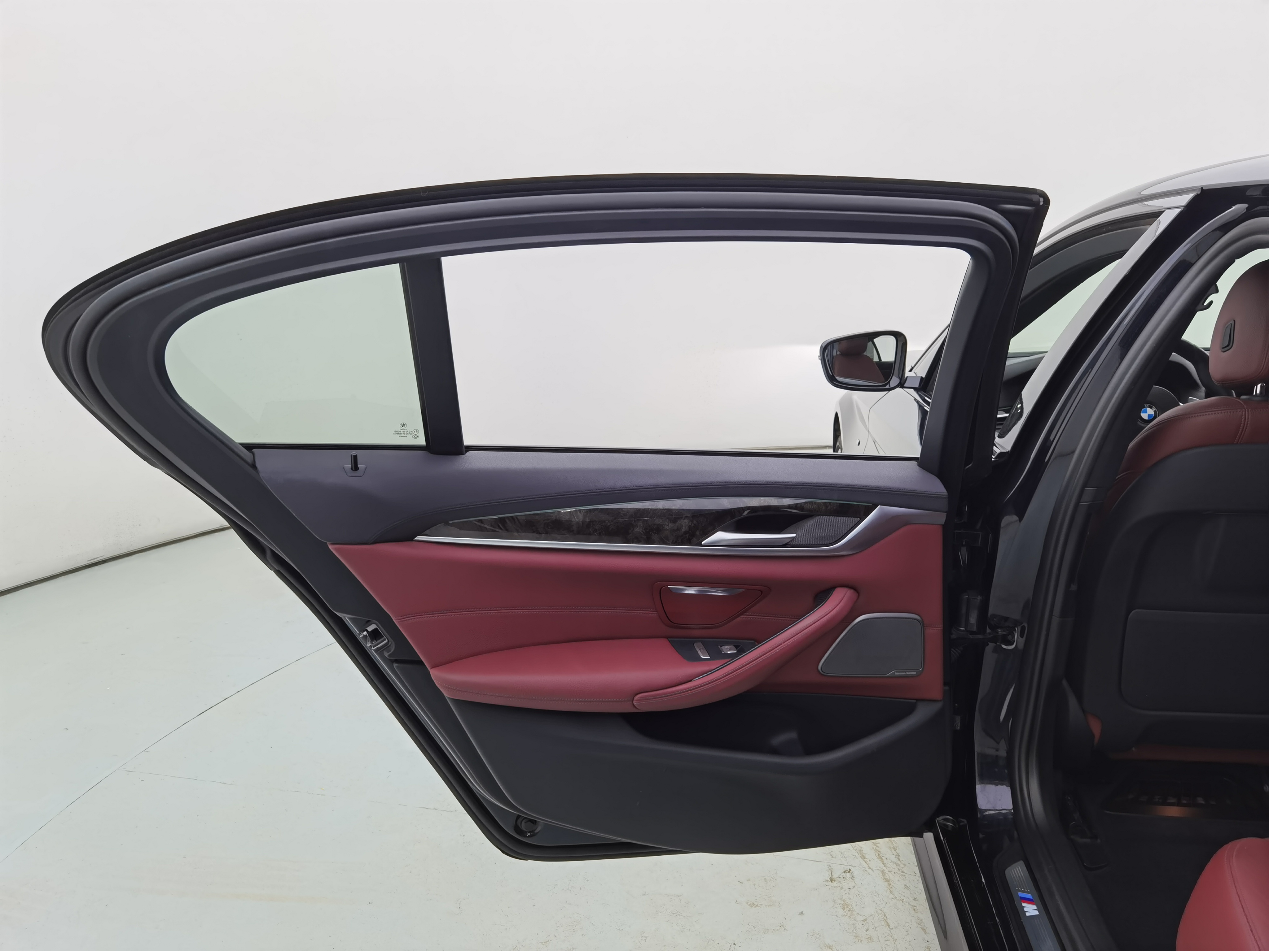 BMW 5 Series 2018 #11 BMW 5 Series 2018 car image #11