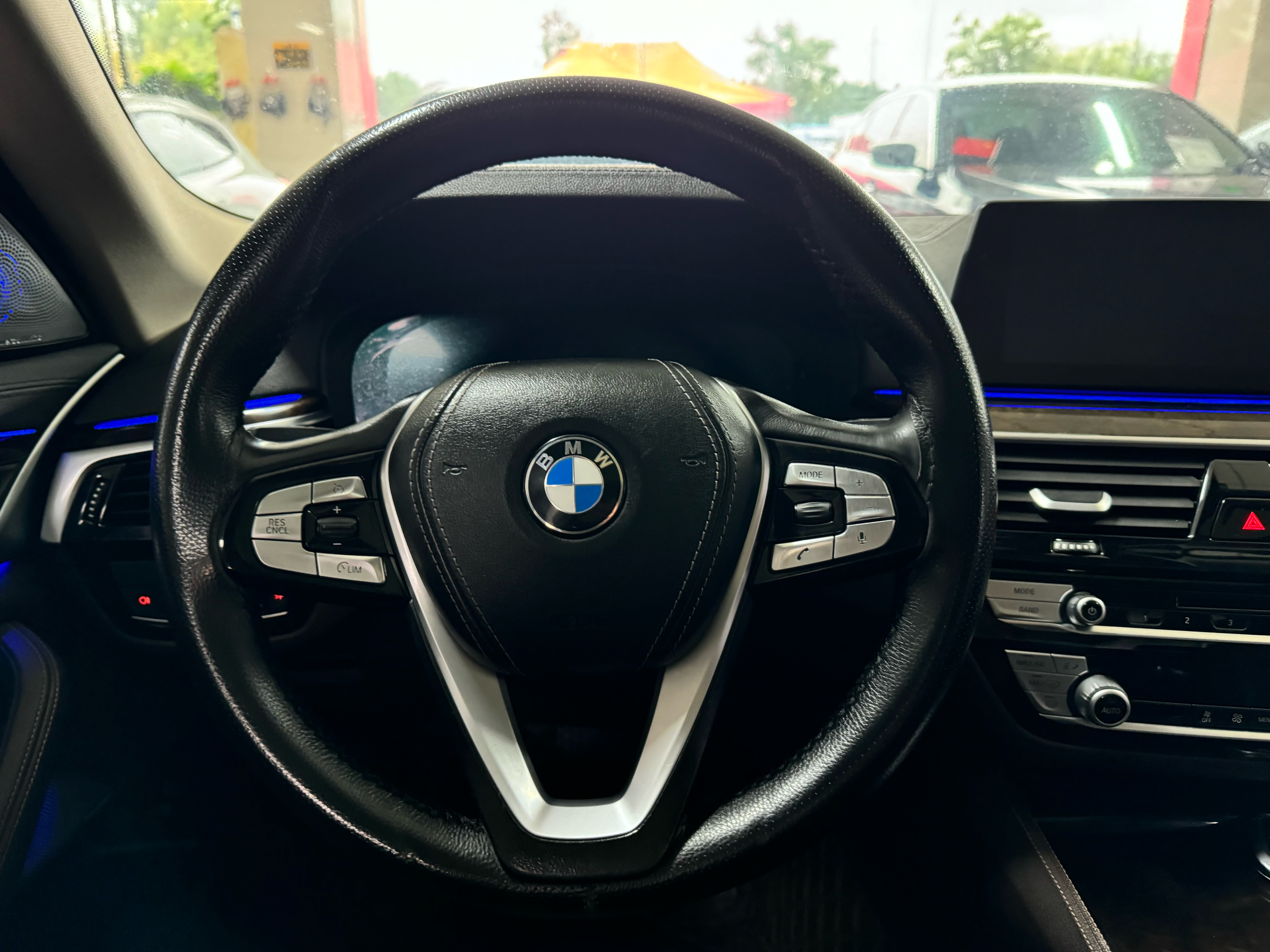 BMW 5 Series 2019 car image #11
