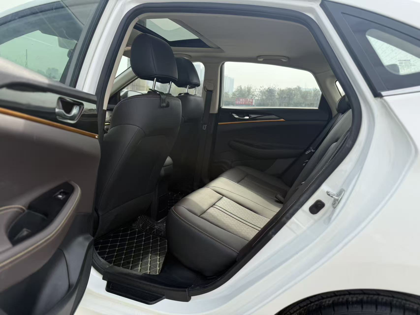 Changan Eado DT 2018 car image #11