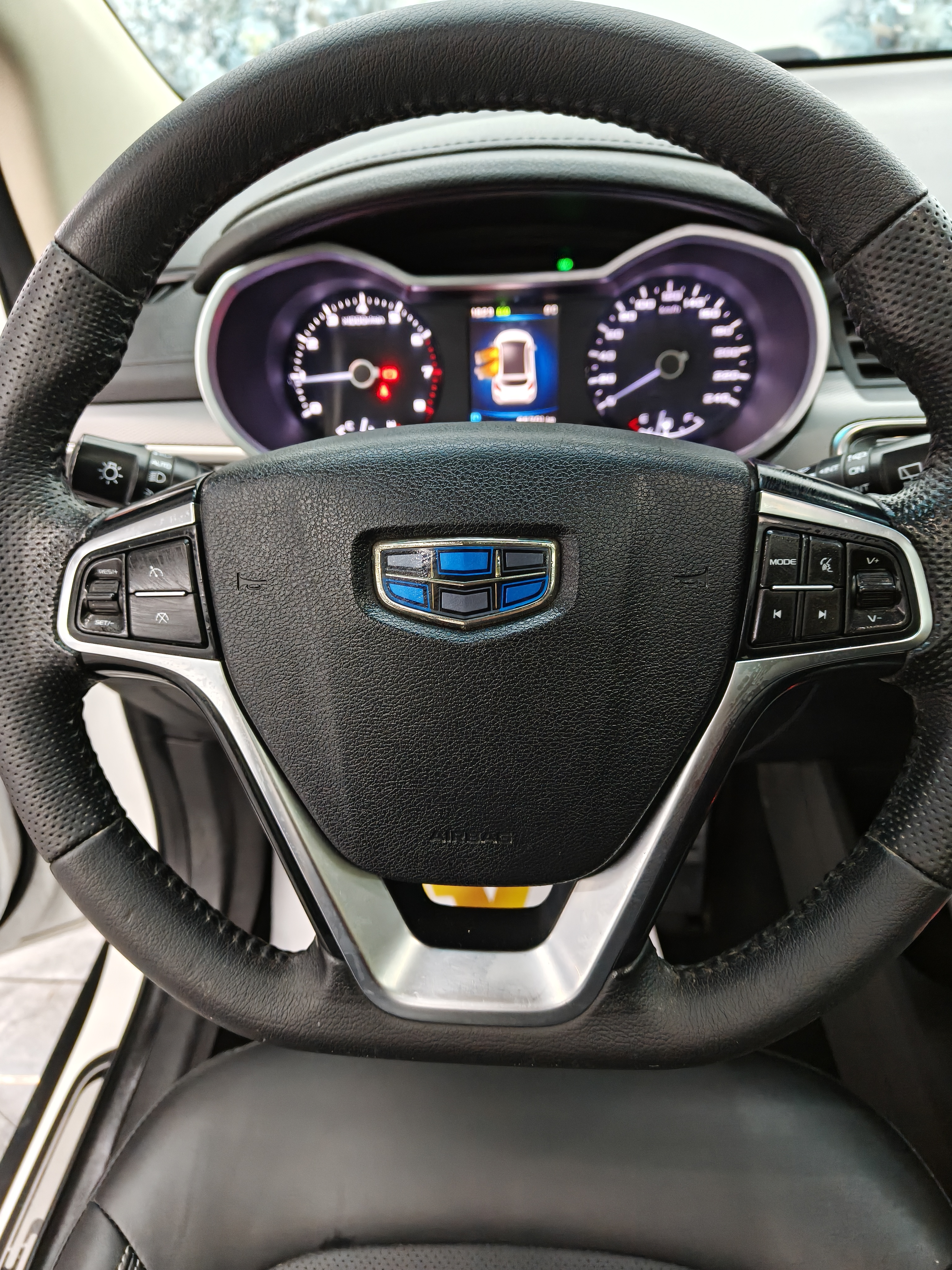 GEELY Emgrand GS 2018 car image #11