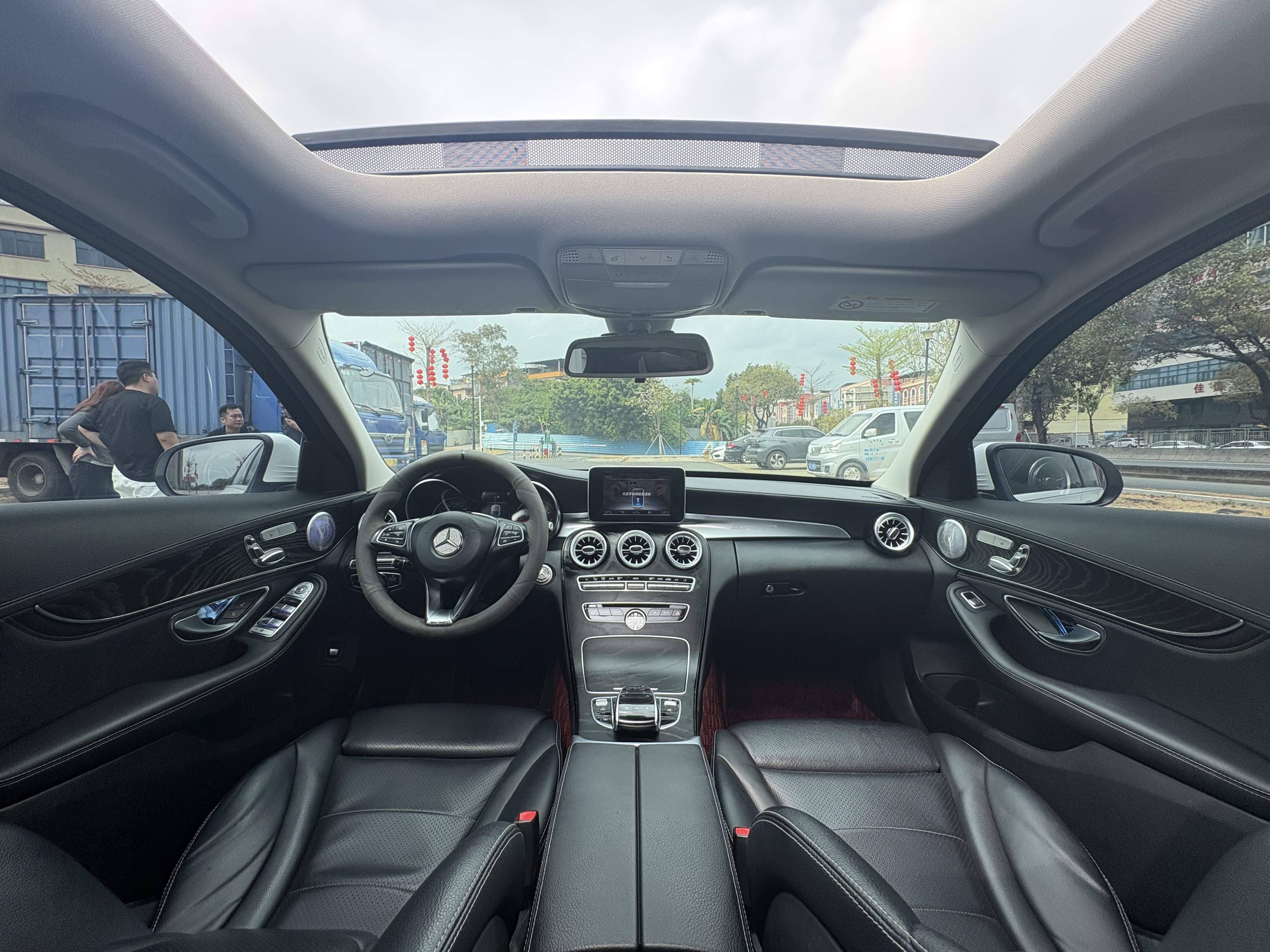 Mercedes-Benz C Class 2018 car image #11