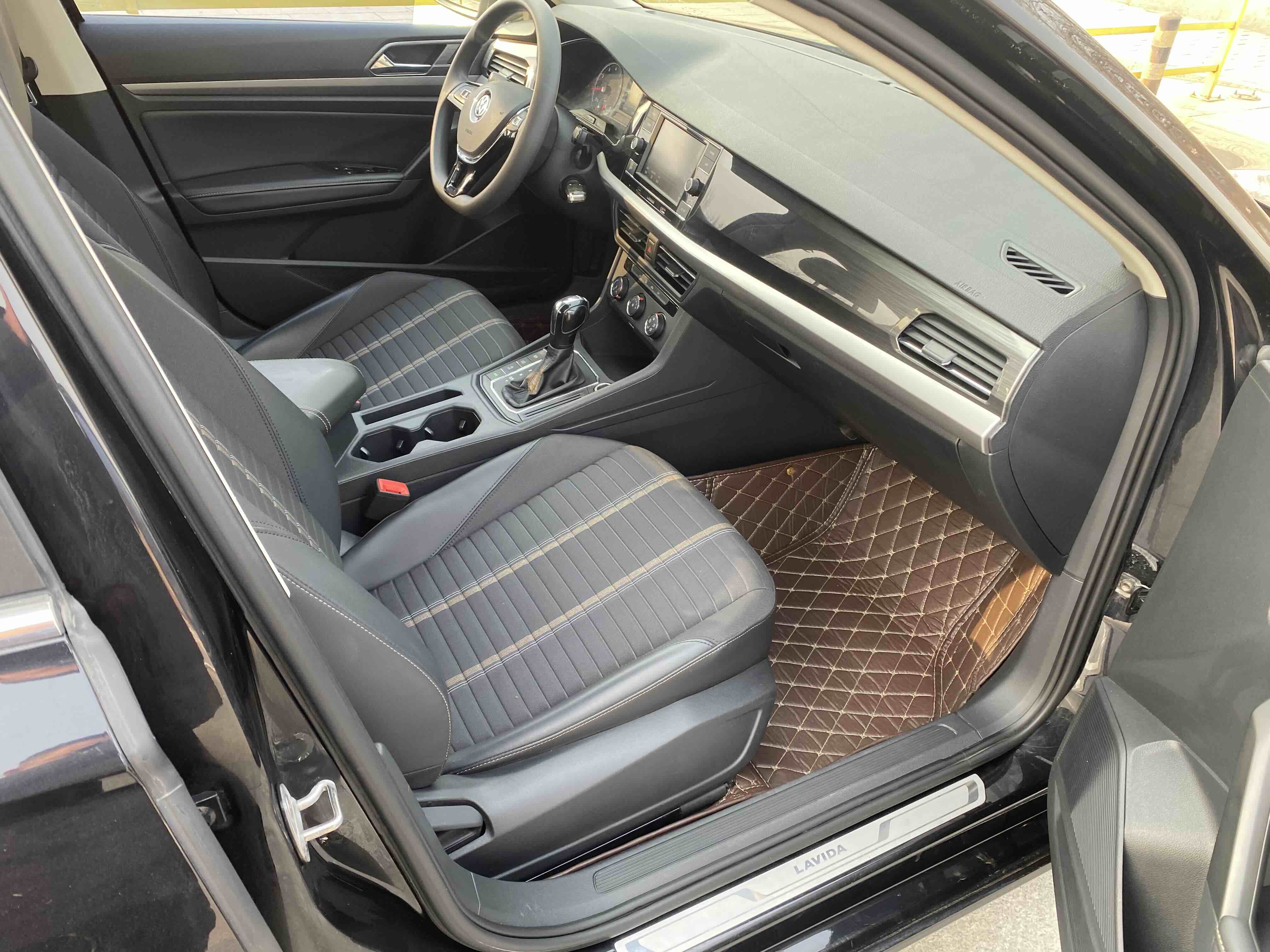 Volkswagen Lavida 2019 car image #11