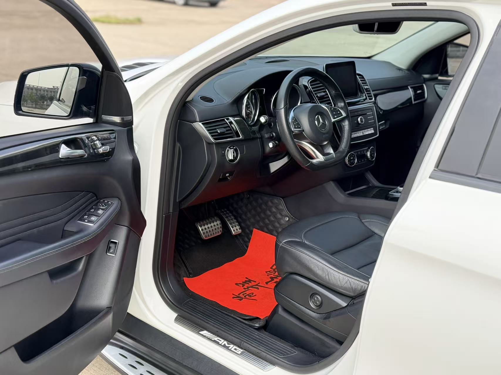 Mercedes-Benz GLE Coupe AMG 2018 car image #11