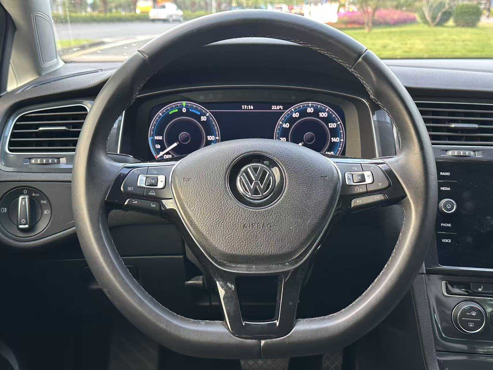 Volkswagen Golf New Energy (Imported) 2018 صورة سيارة #11