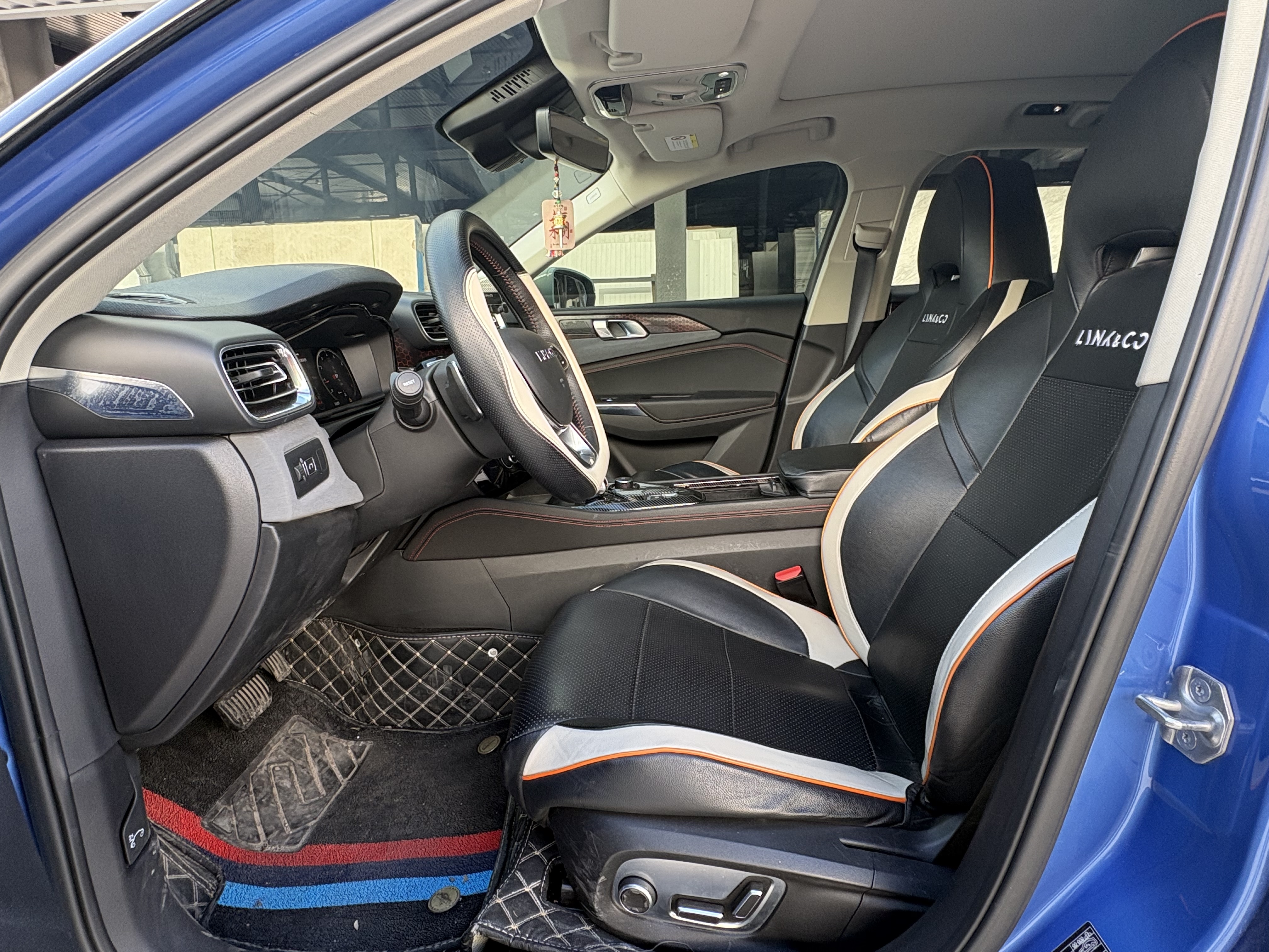 Lynk & Co 02 2019 #11 Lynk & Co 02 2019 car image #11