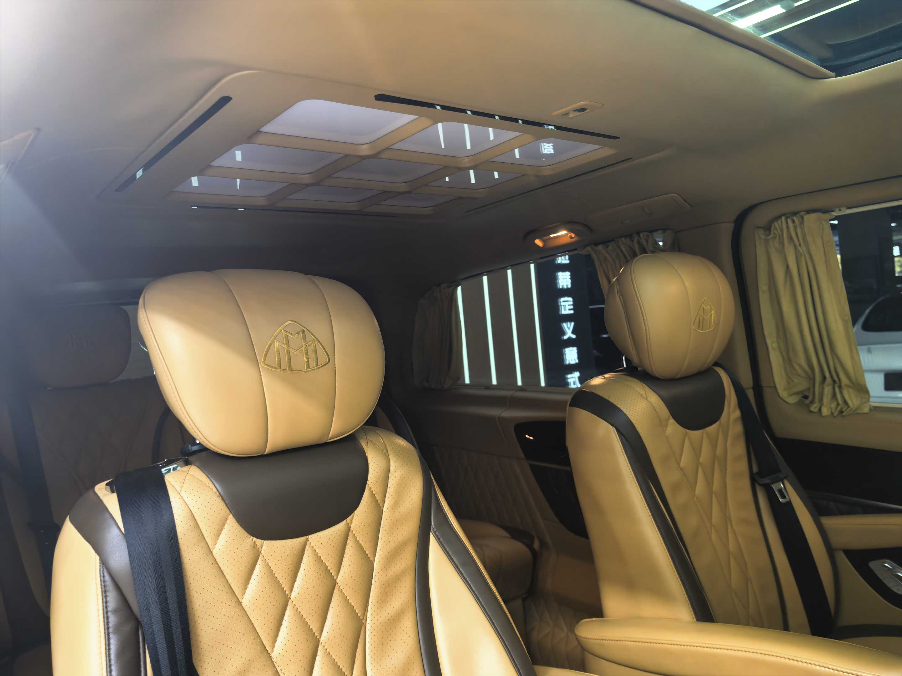 Mercedes-Benz V Class 2019 #11 Mercedes-Benz V Class 2019 car image #11