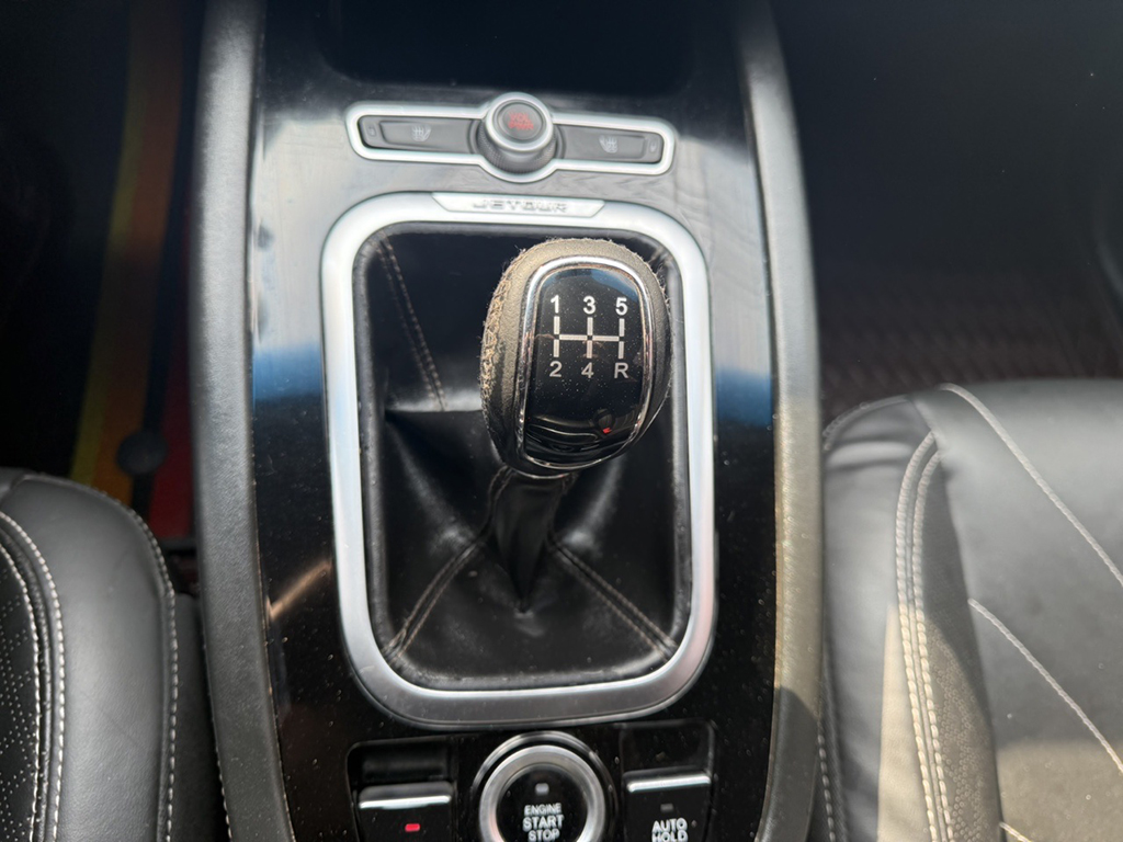 X70 2019 car image #11
