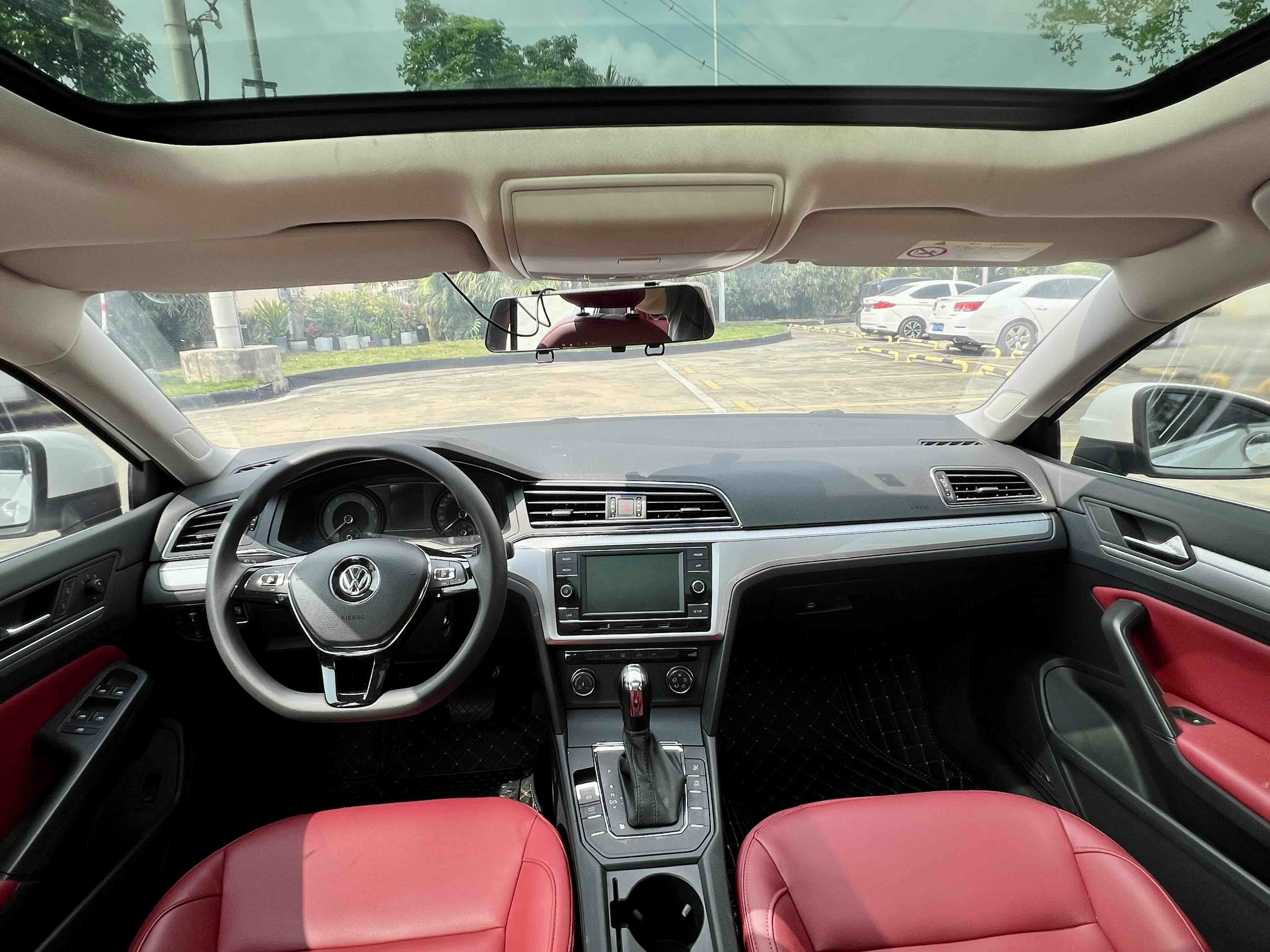 Volkswagen Lamando 2019 immagine di auto #11