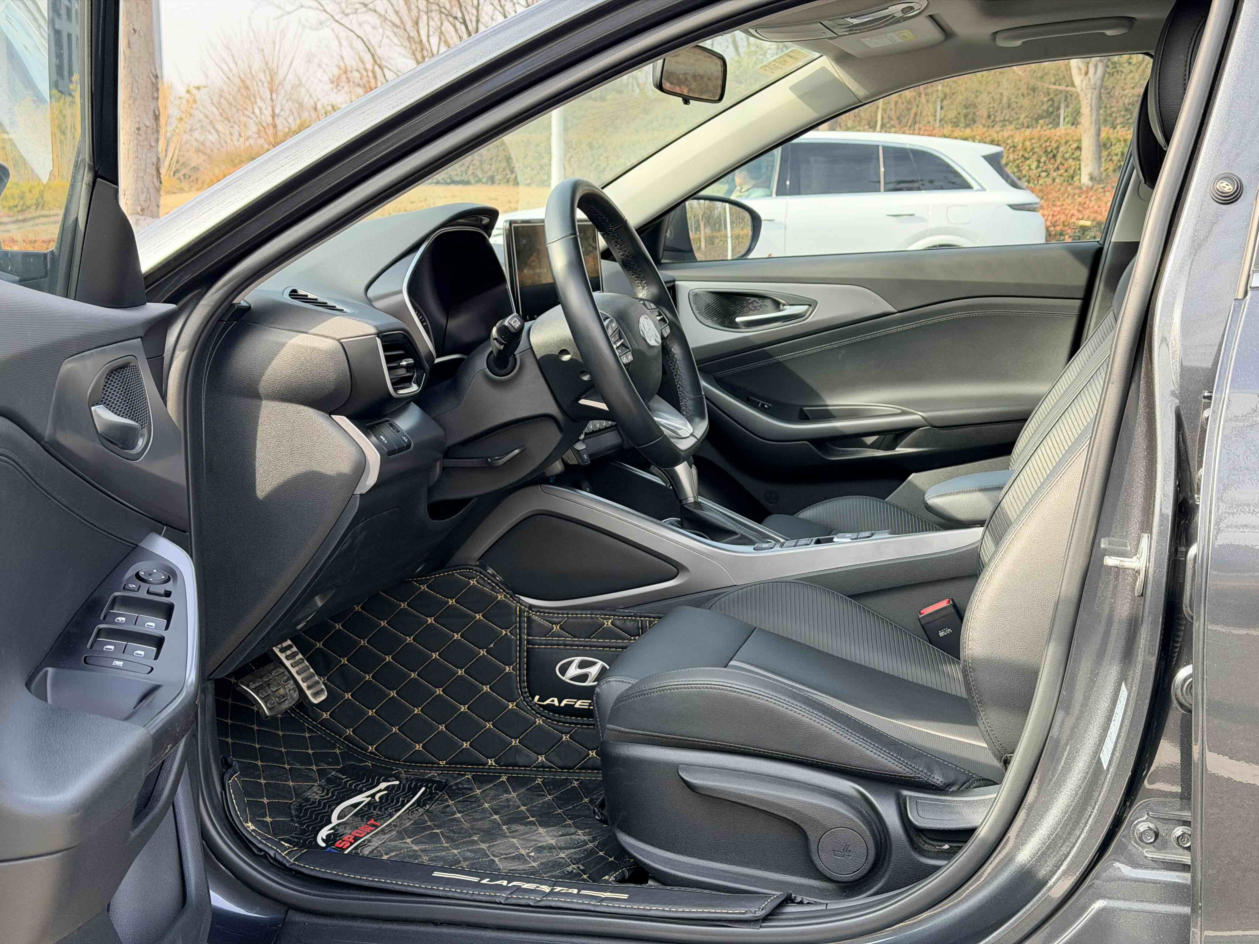 Hyundai Lafesta 2020 #11 Hyundai Lafesta 2020 car image #11