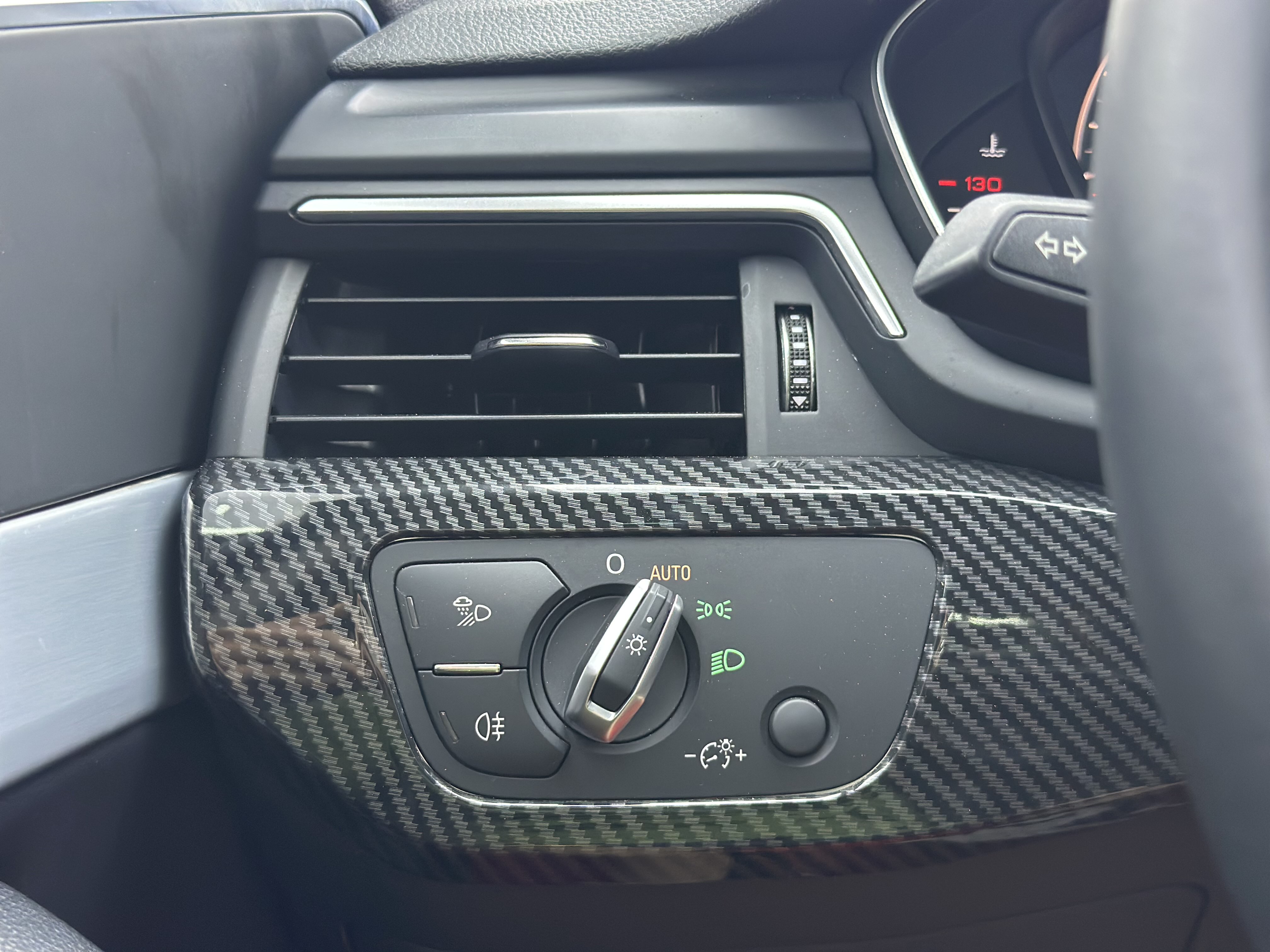 Audi A4L 2019 #11 Audi A4L 2019 car image #11