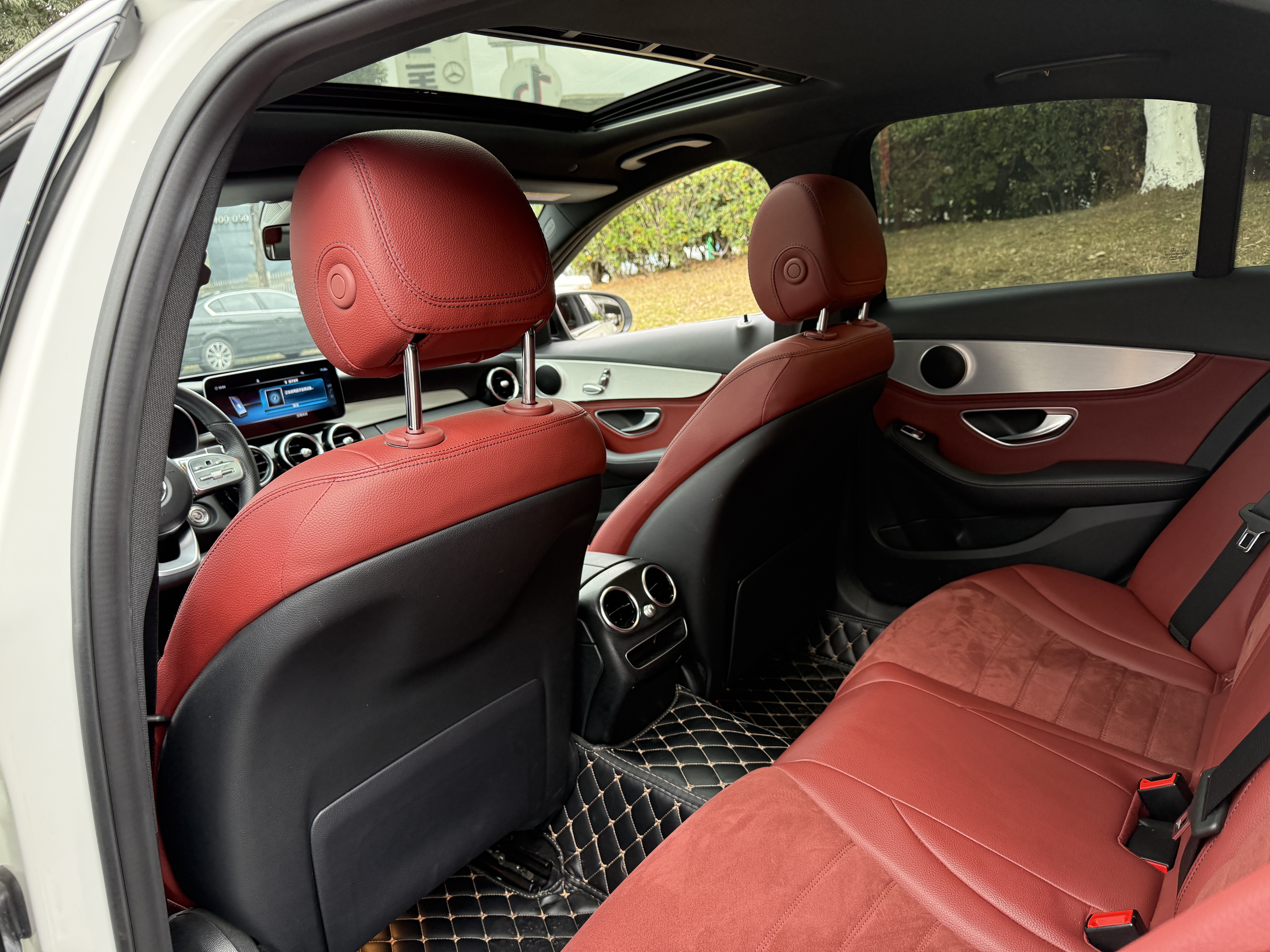 Mercedes-Benz C Class 2019 car image #11