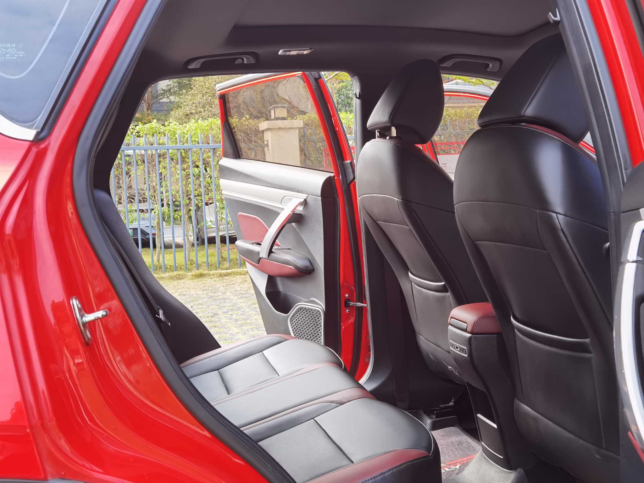 GEELY Coolray 2019 #11 GEELY Coolray 2019 car image #11