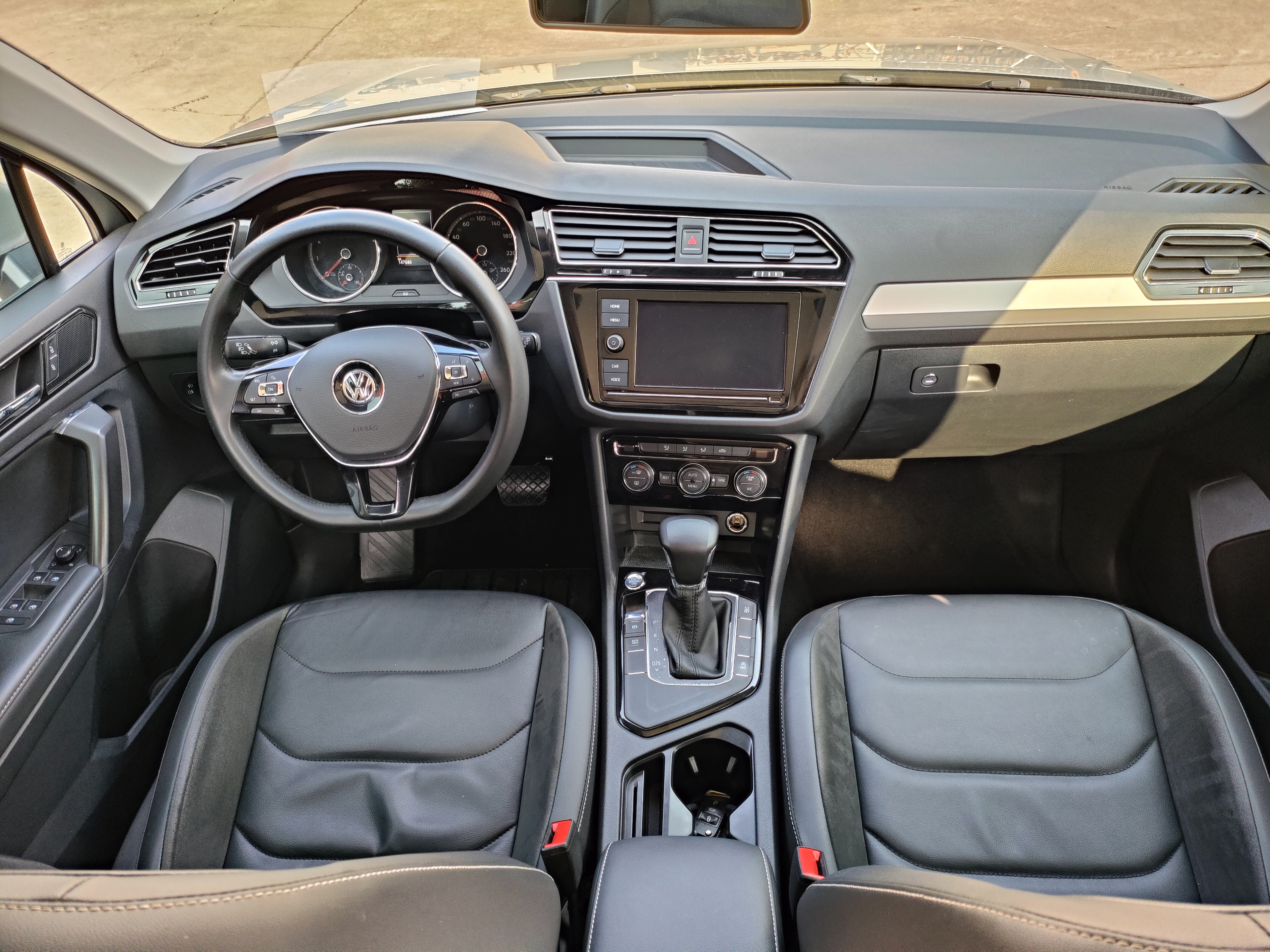 Volkswagen Tiguan L 2019 immagine di auto #11