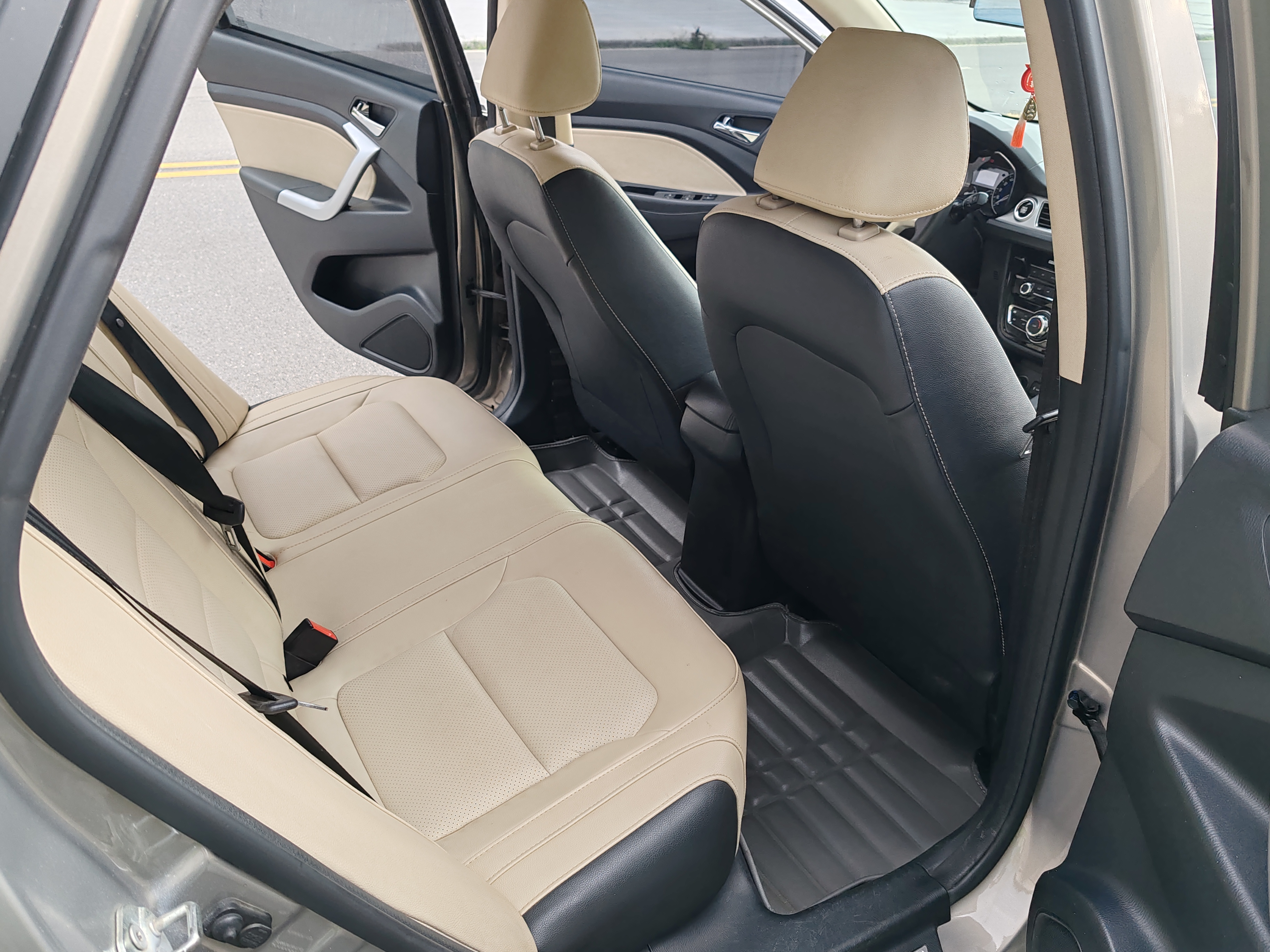 Changan Alsvin V7 2015 car image #11