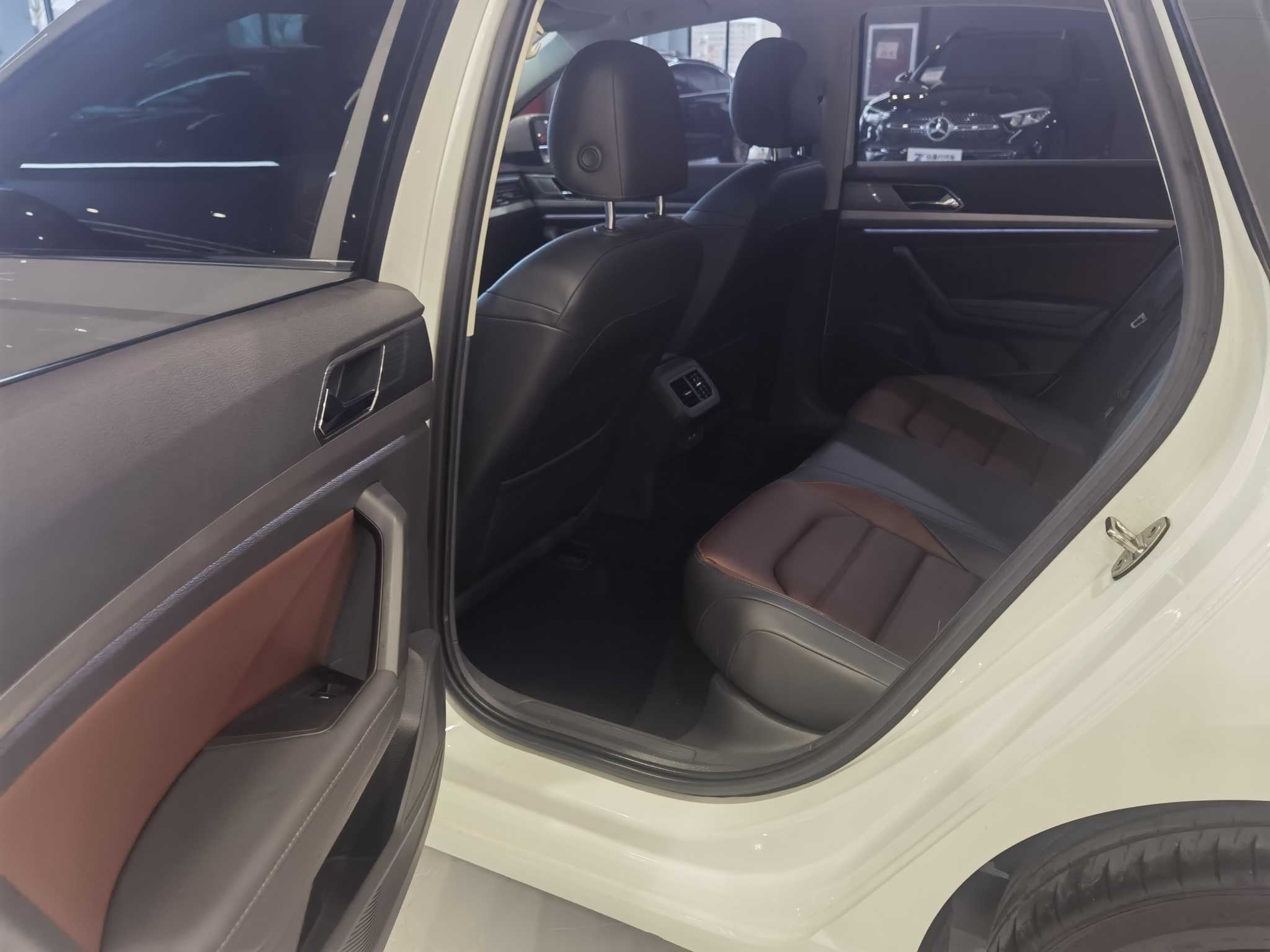 Volkswagen Lavida 2020 car image #11