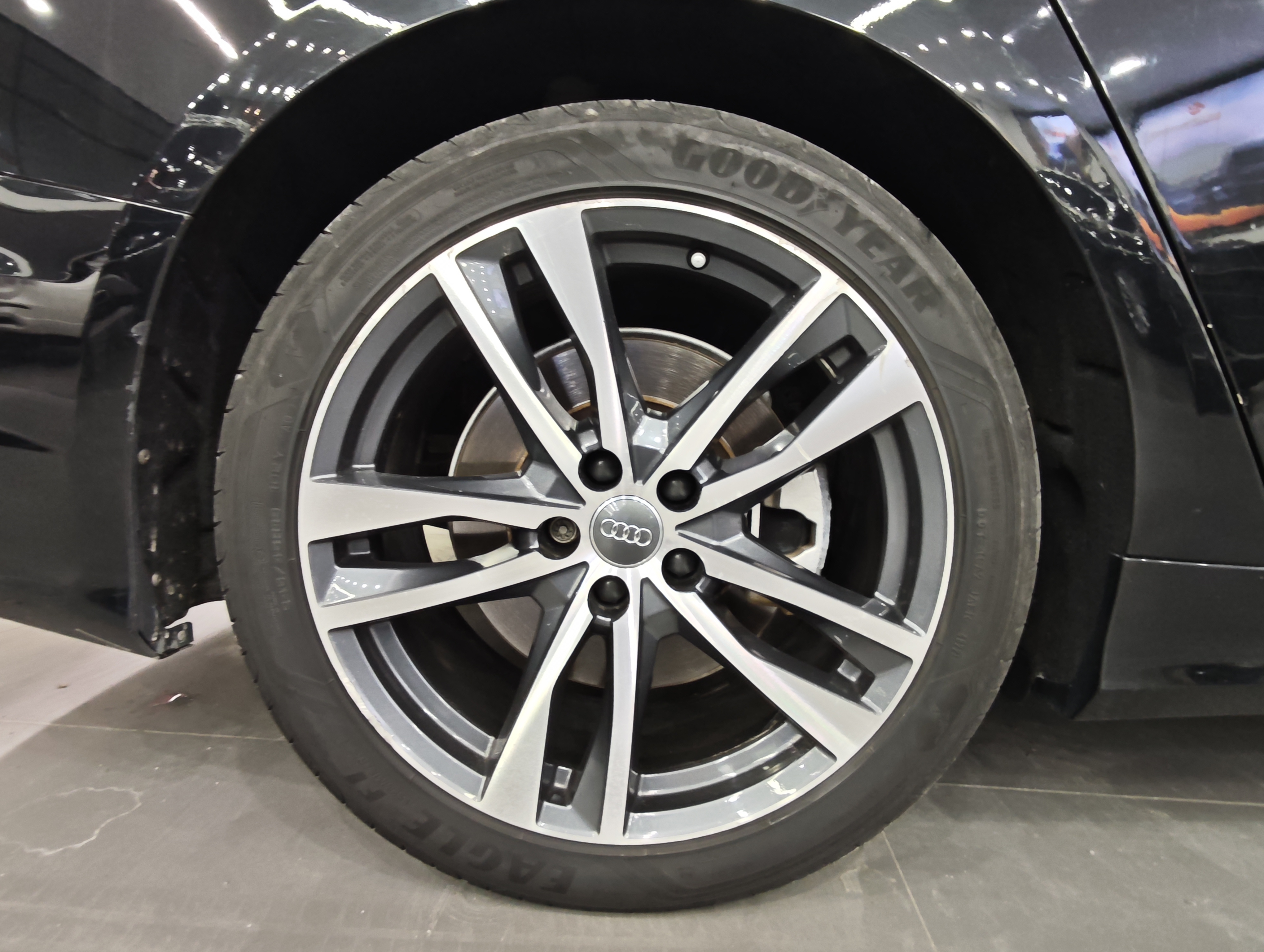 Audi A6L 2020 car image #11