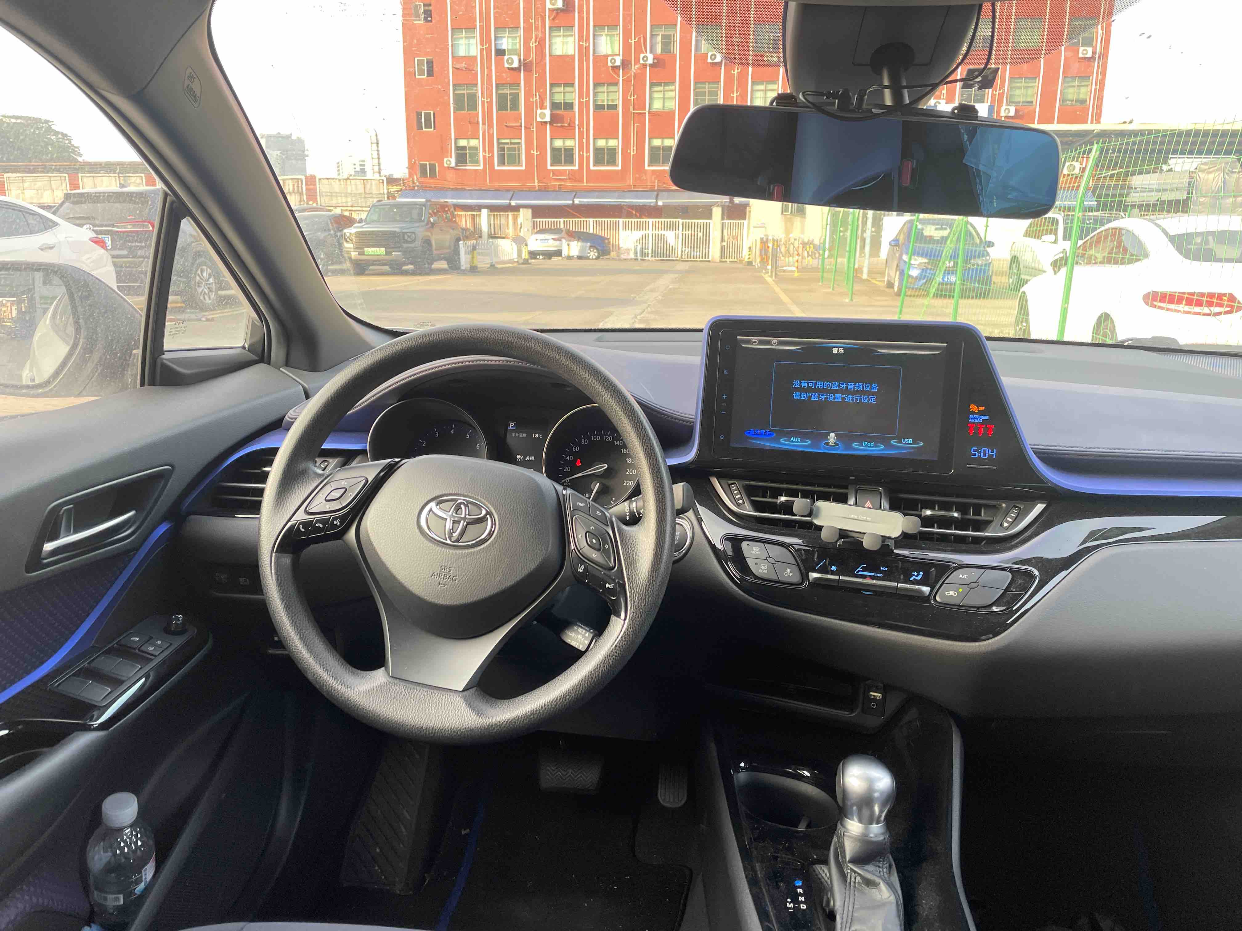 Toyota C-HR 2019 car image #11