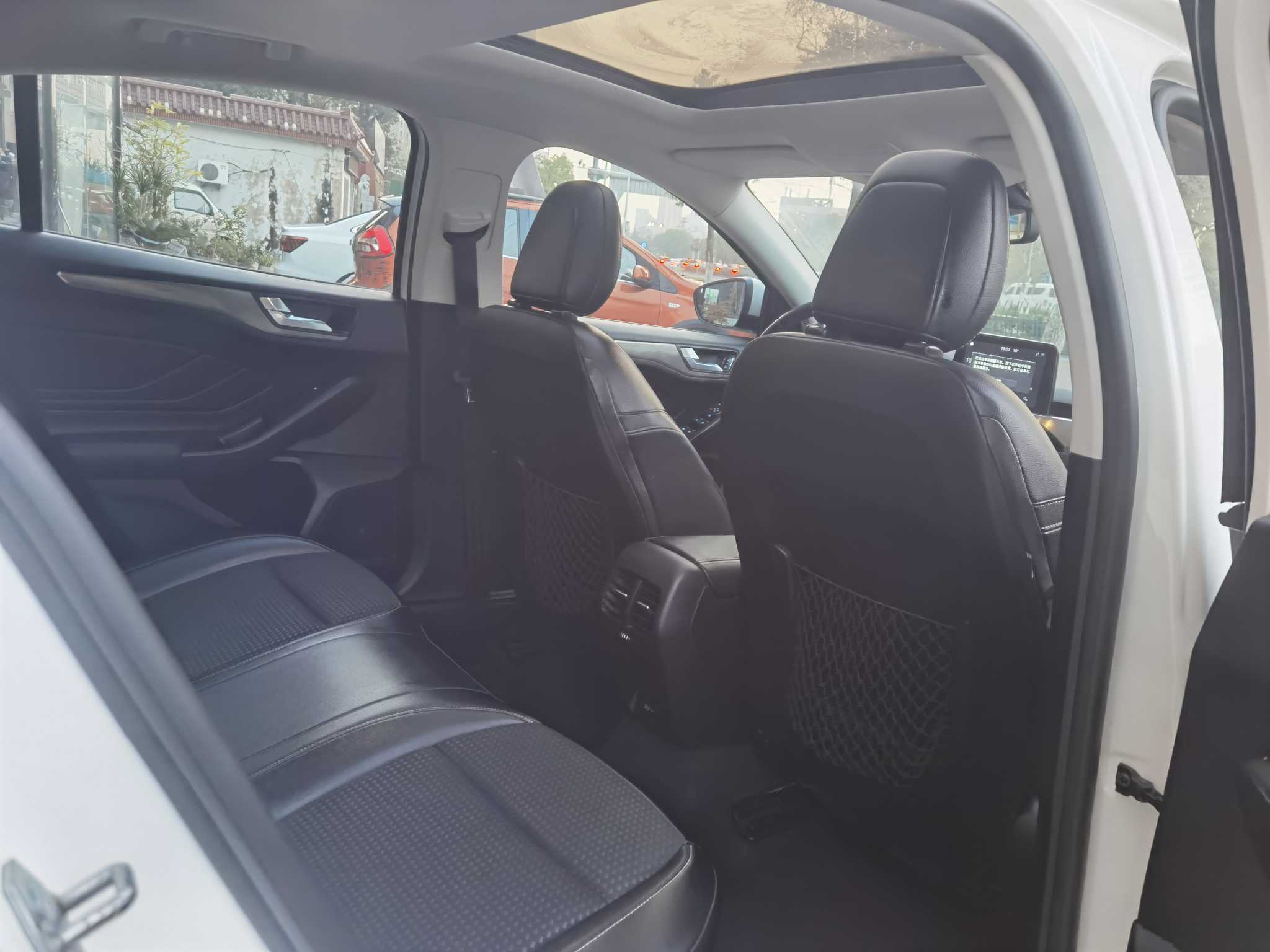 Ford Focus 2019 car image #11