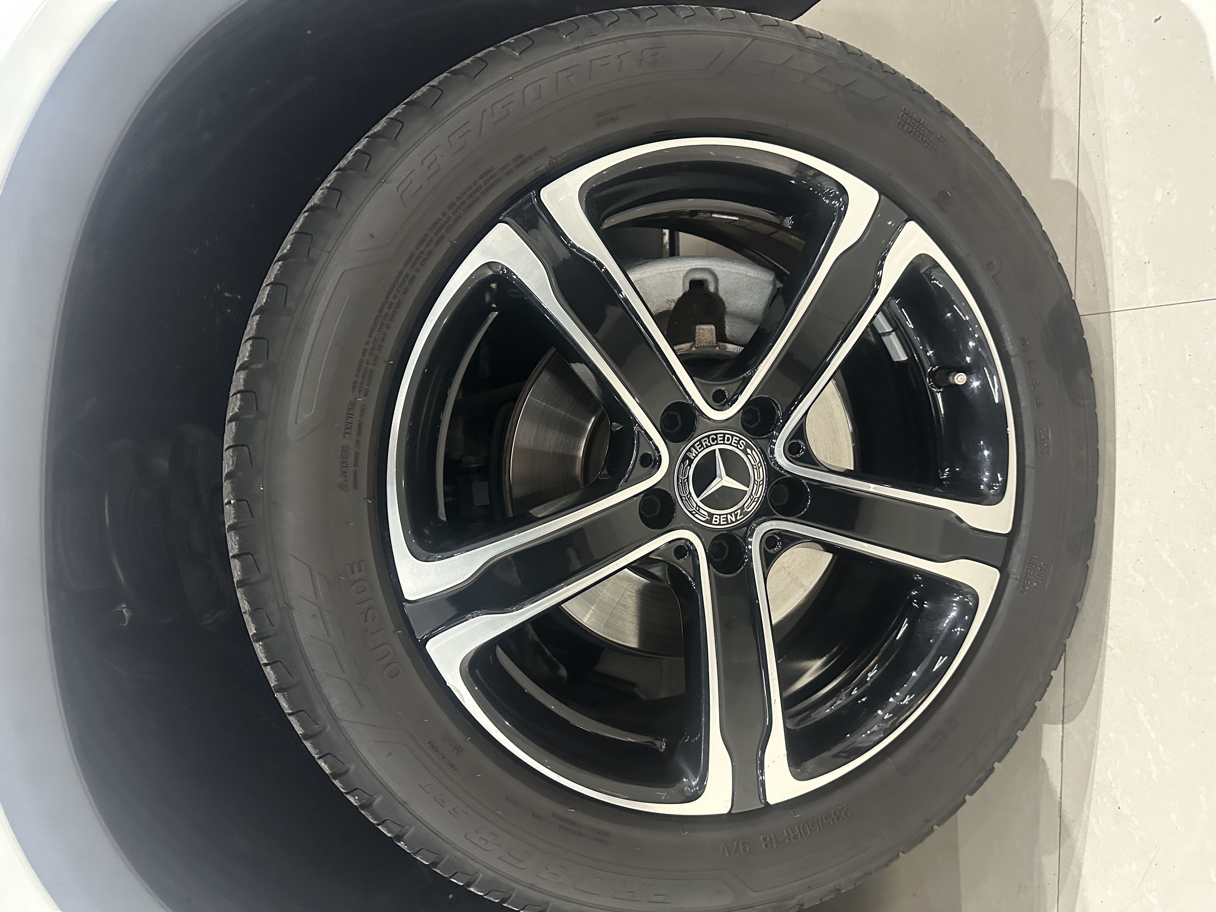 Mercedes-Benz GLA Class 2019 car image #11