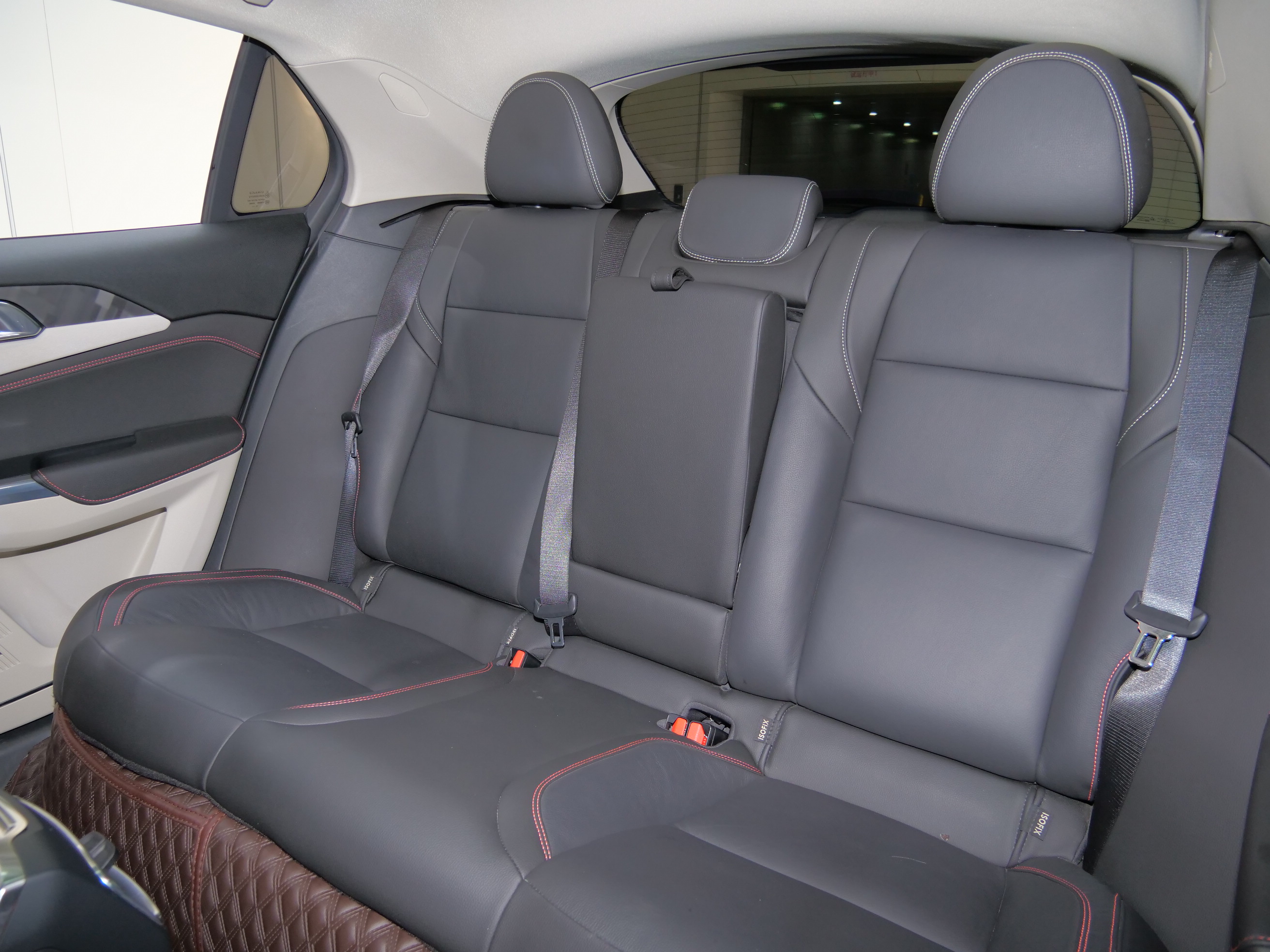 Lynk & Co 02 2019 car image #11