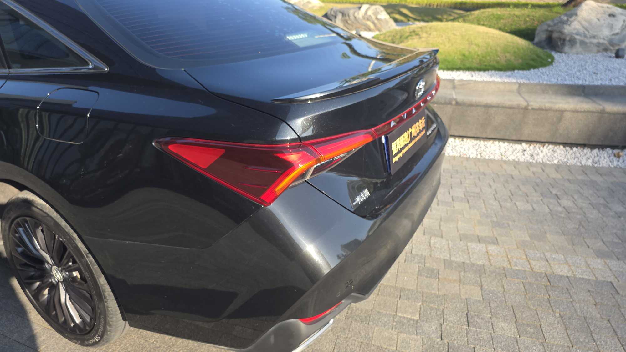 Toyota Avalon 2019 car image #11