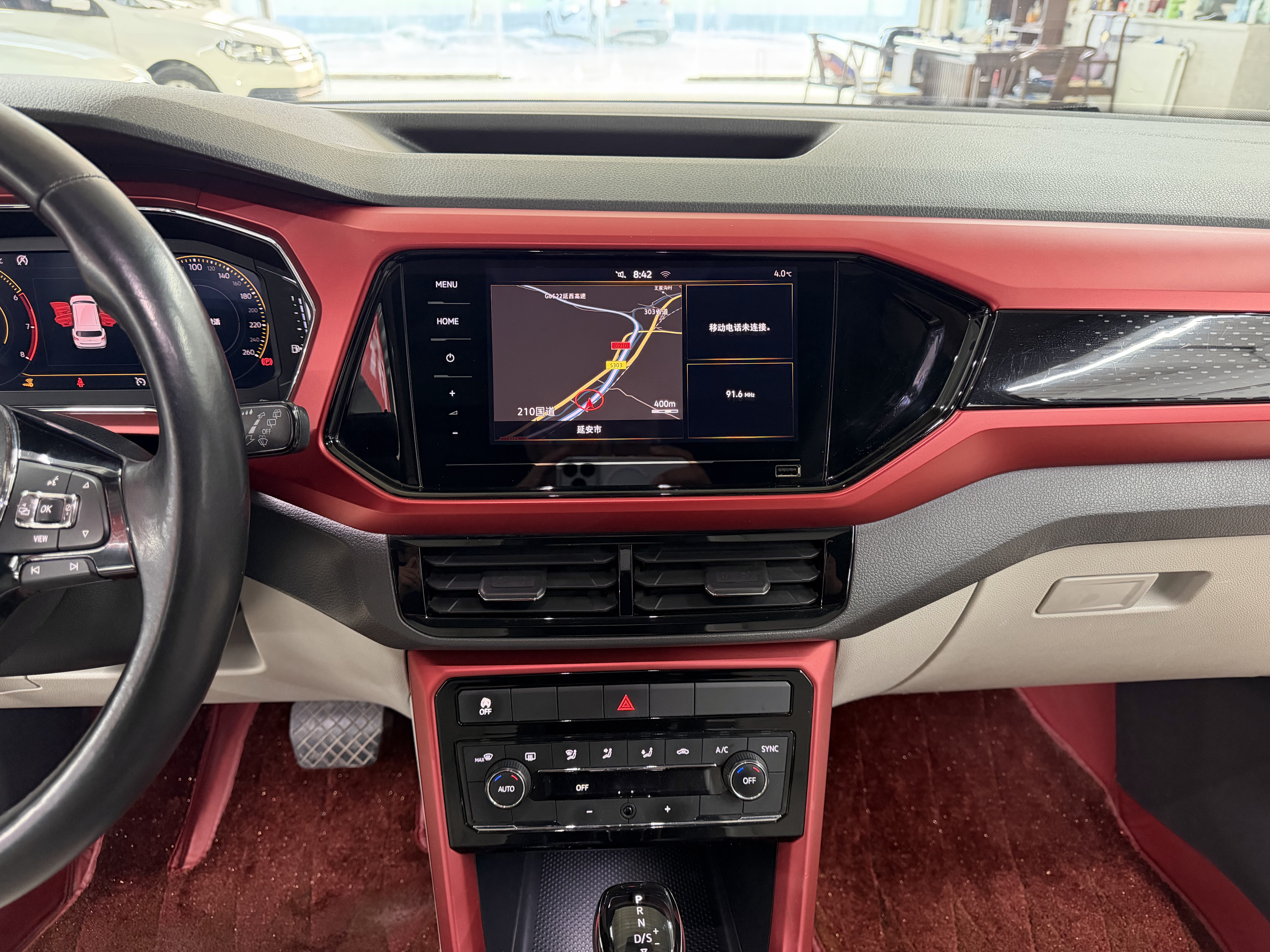 Volkswagen T-Cross 2019 car image #11