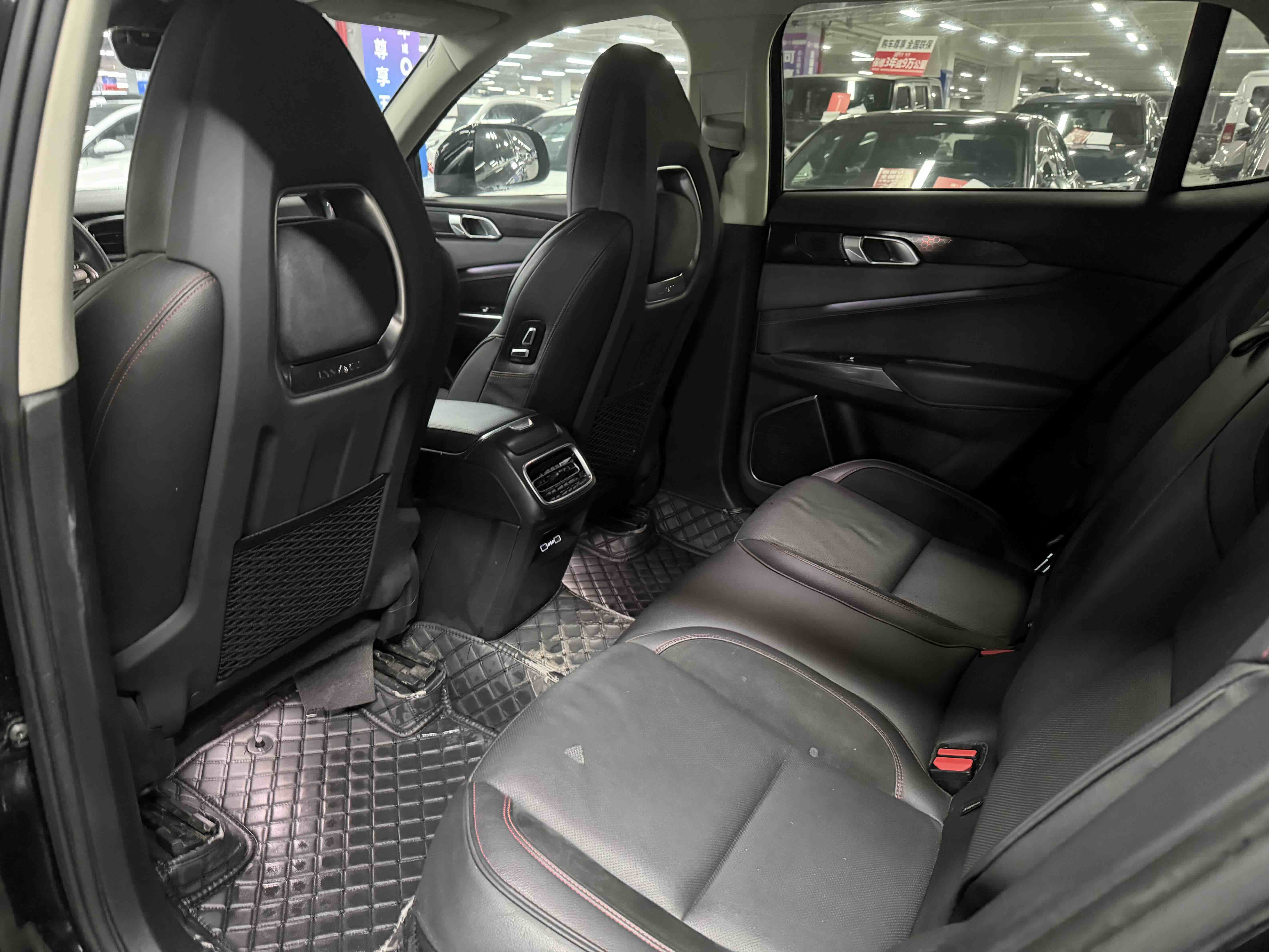 Lynk & Co 2019 car image #11